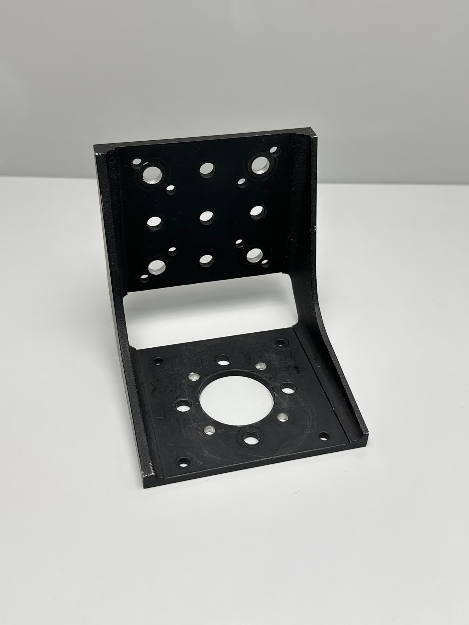 Newport EQ80-E Outer Right Angle Bracket, 90 Degree