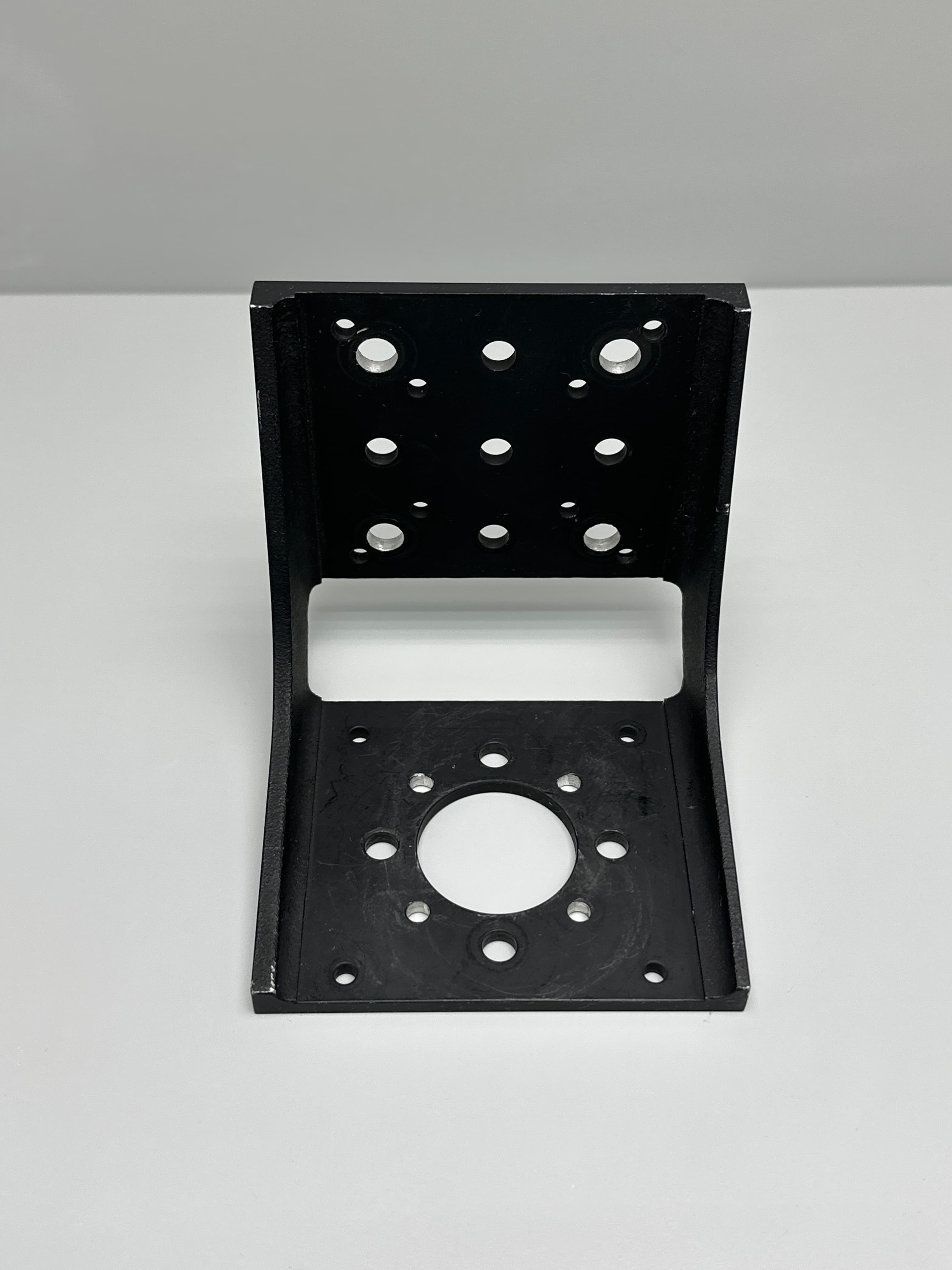 Newport EQ80-E Outer Right Angle Bracket, 90 Degree