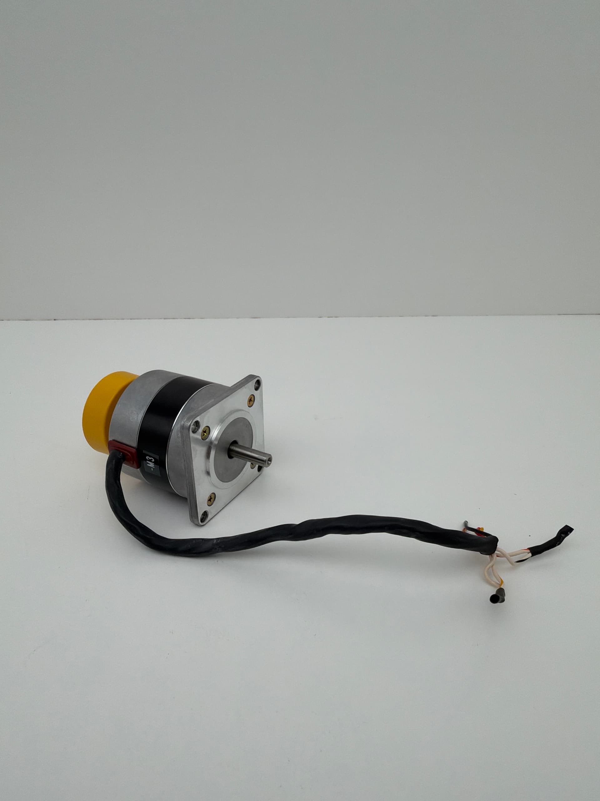 ISERT A2406-9212-A2 Stepper Motor with VEXTA D6CL-6.3 Clean Damper
