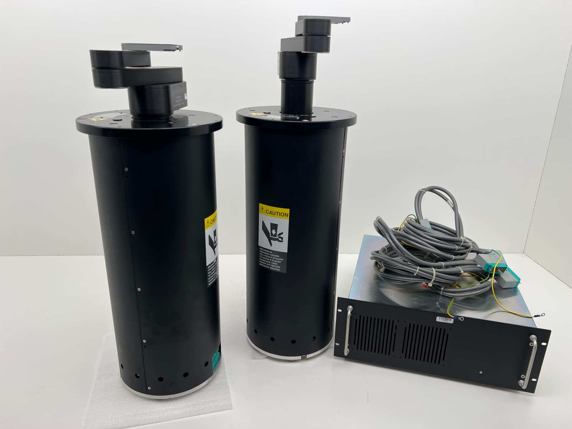 Genmark Gencobot 4/3L, L86R4/R4.D Two Robots with Shared Controller