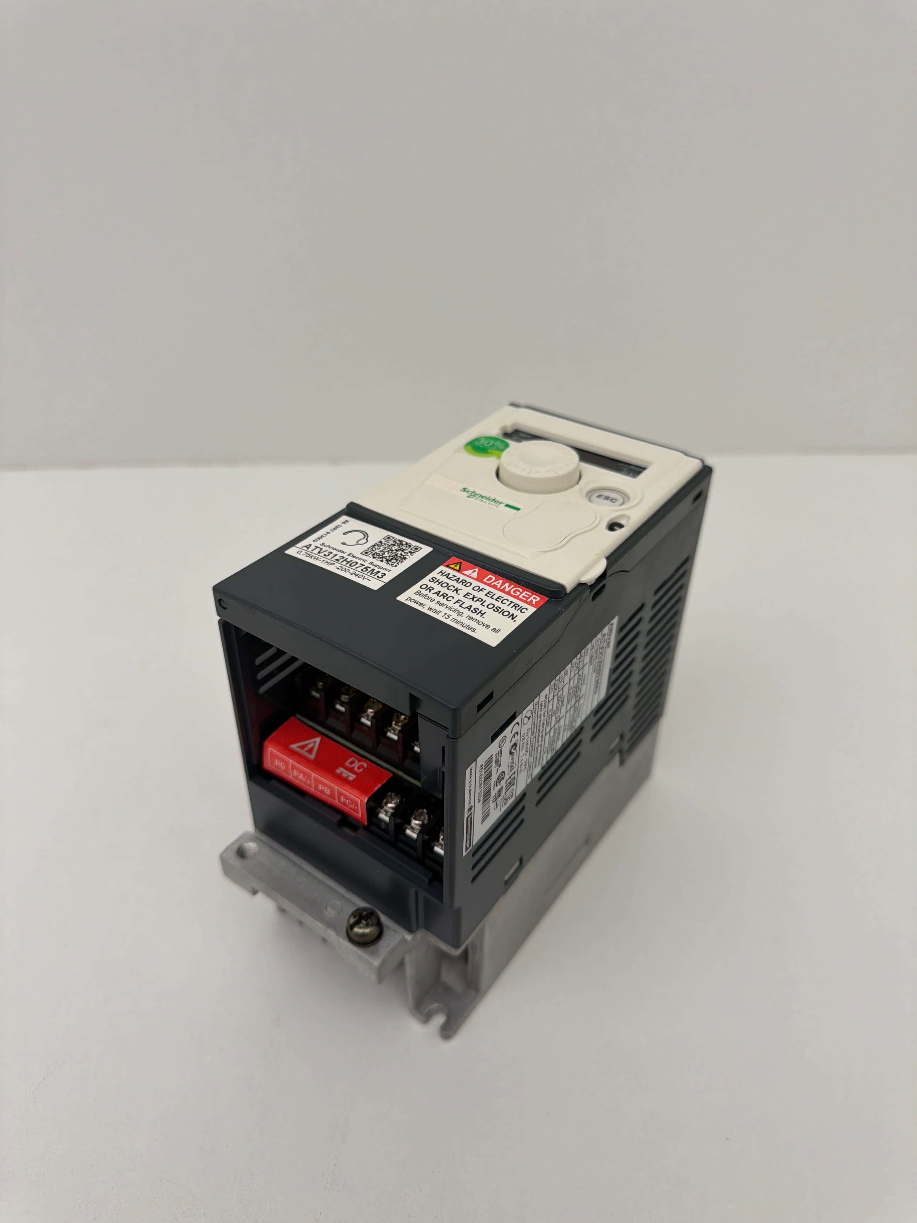Schneider Electric ATV312H075M3 VFD Drive 1HP 0.75kW 200-240V 3 Phase Altivar