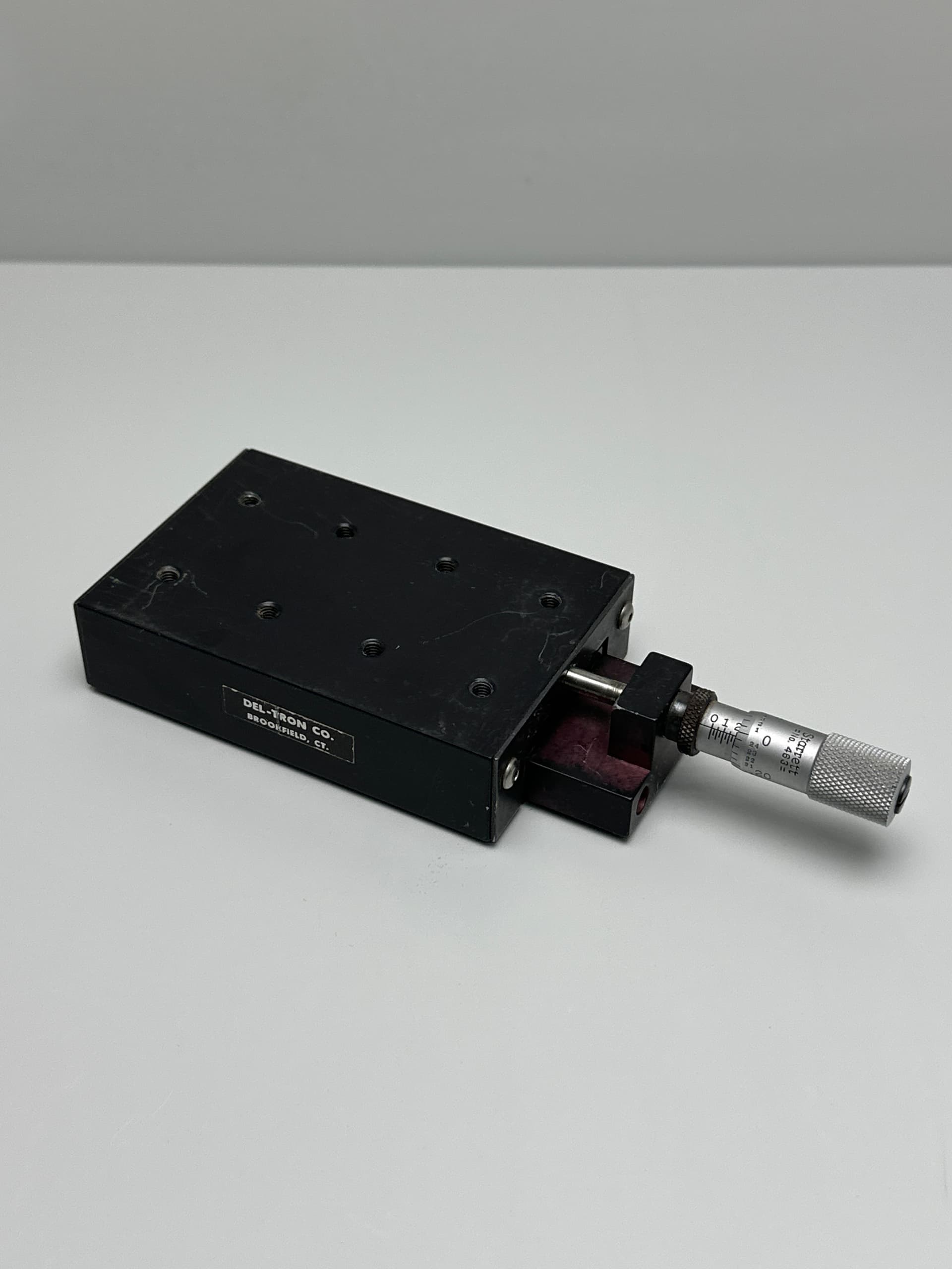 Del-Tron Linear Positioning Stage