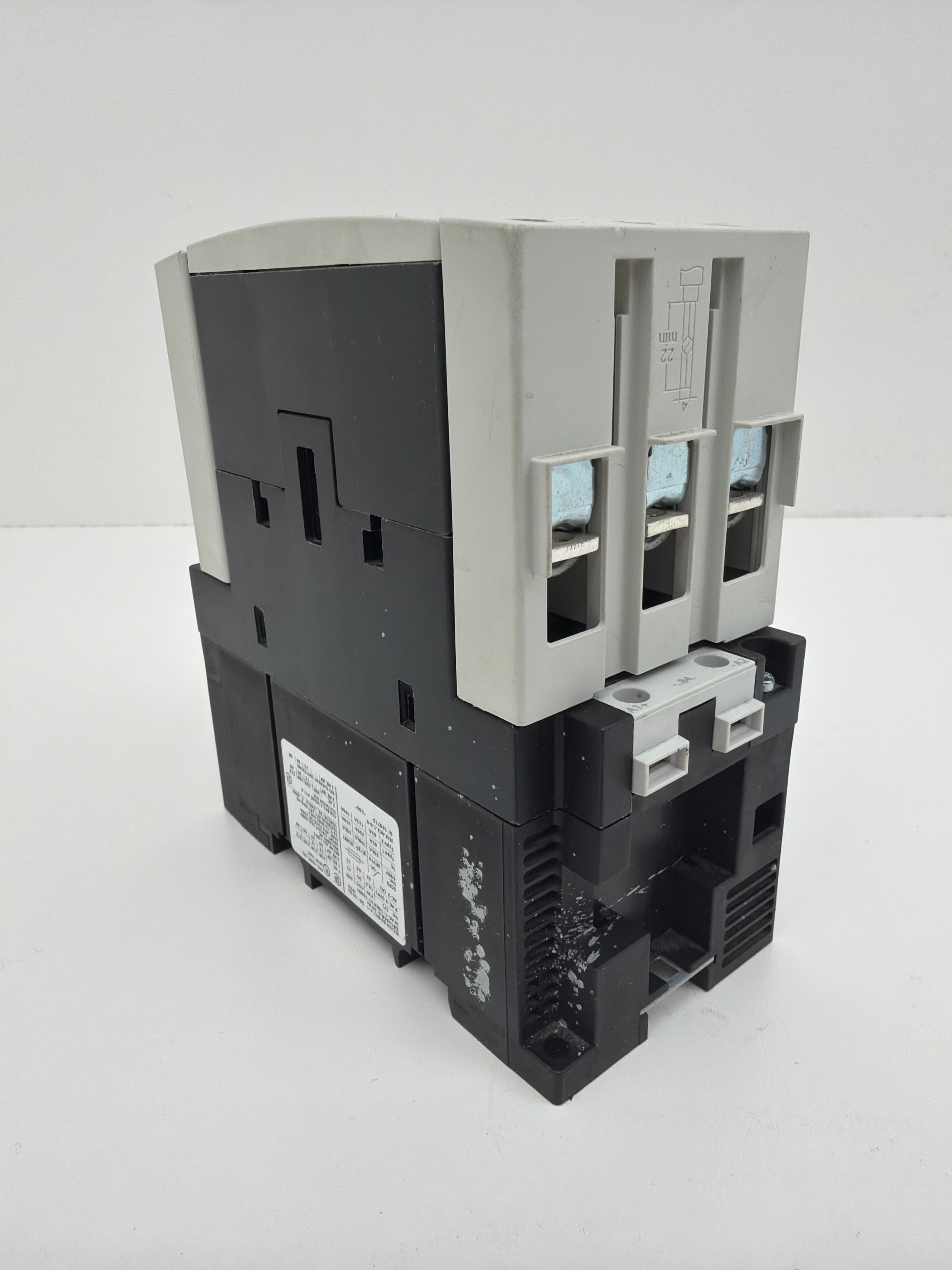Siemens 3RT1044-1BB40 SIRIUS Contactor 65A 3P 24VDC Coil