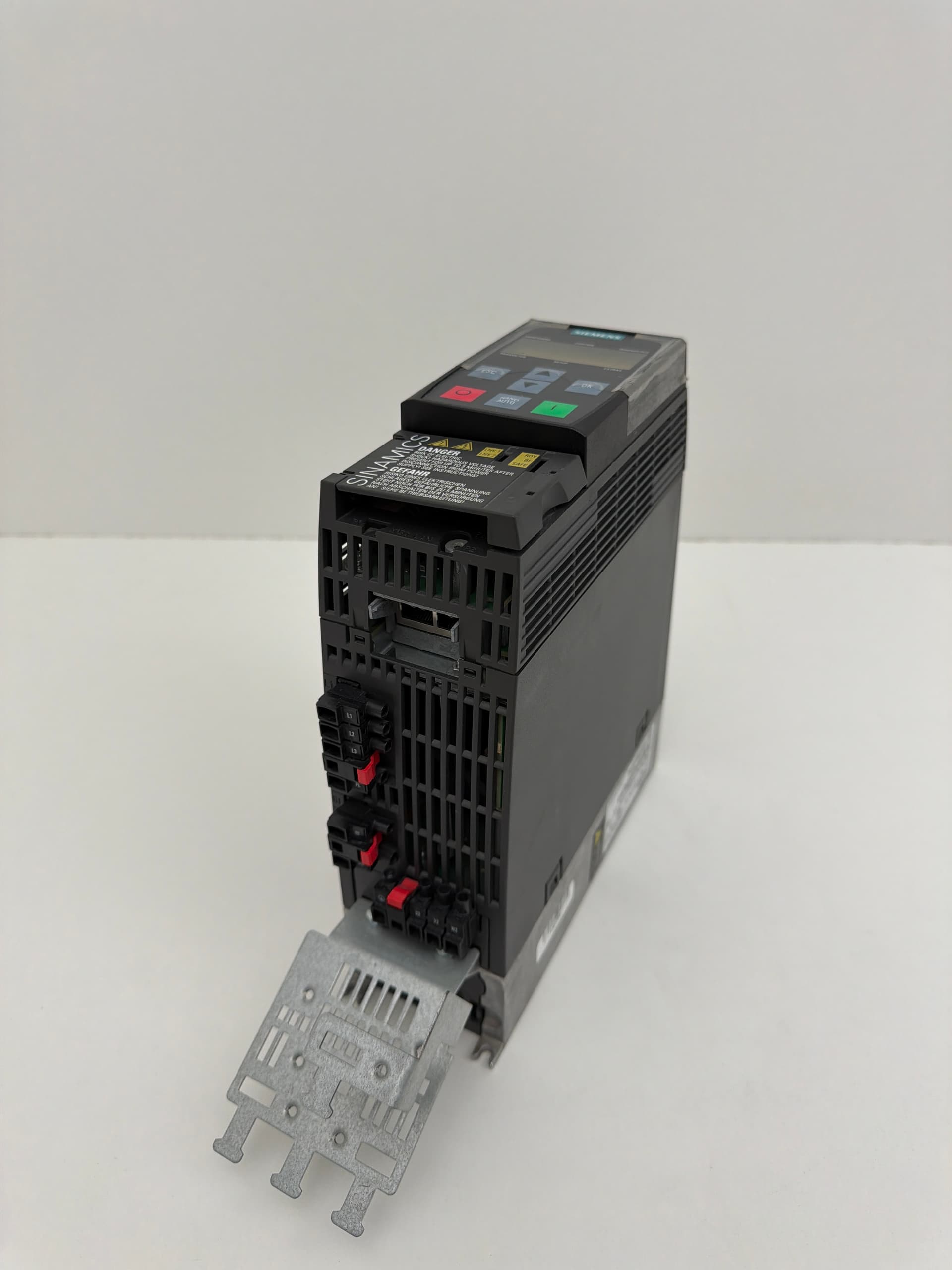Siemens 6SL3210-1KE15-8UF1 SINAMICS G120C PN VFD w/ 6SL3255-0AA00-4CA1 Display
