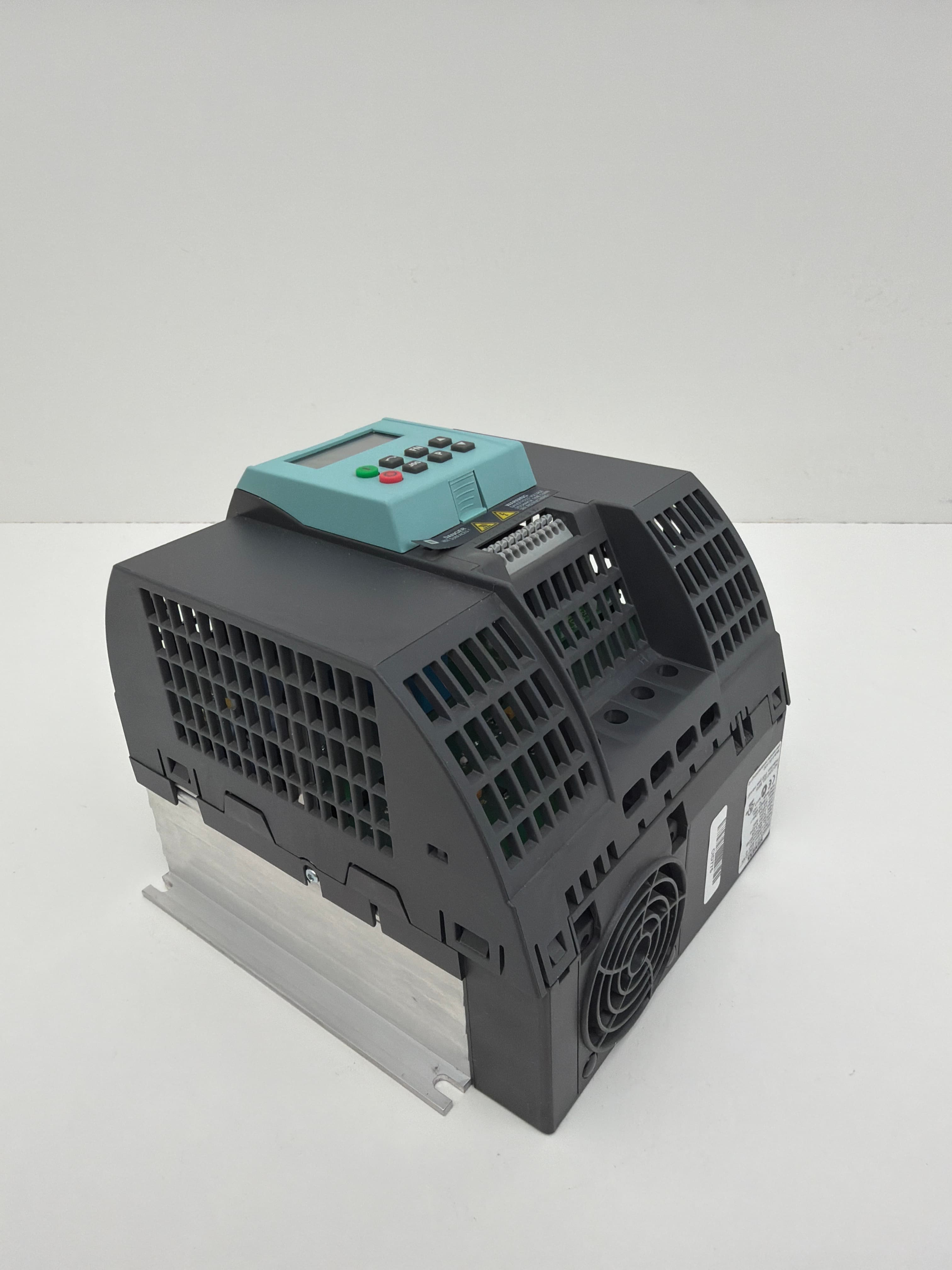 Siemens 6SL3211-0AB23-0UA1 SINAMICS G110 CPM110 VFD 3kW 240V with G110/120 BOP