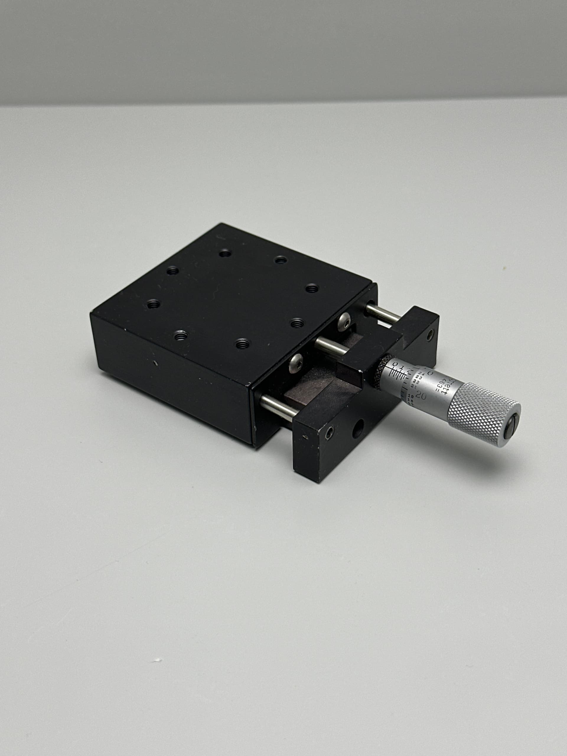 Linear Positioning Stage 2 5/8" x 2 5/8" w/Starrett 463 Micrometer
