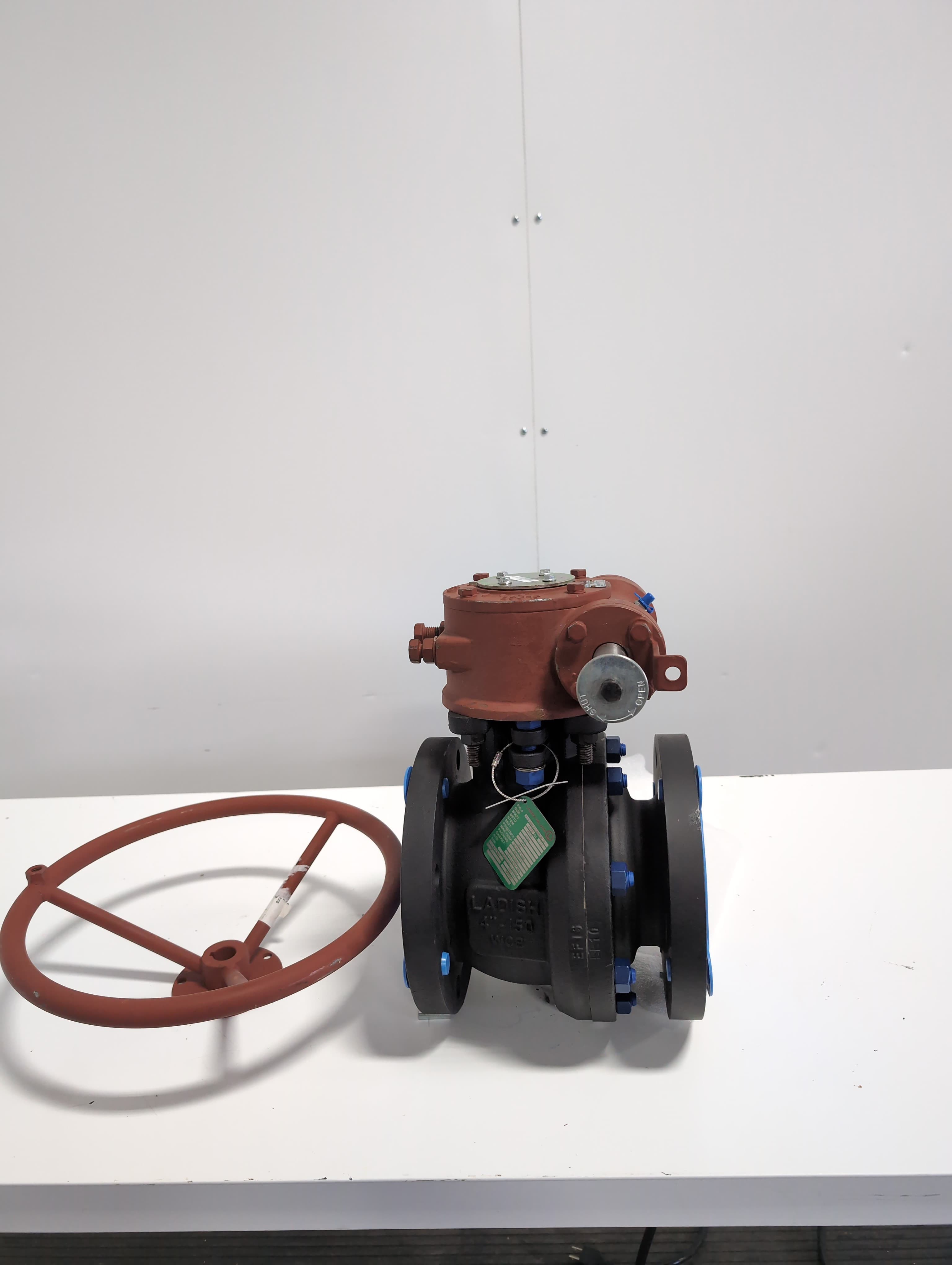 Ladish Valves P815-G693-DF24-B40N-WCC0 Ball Valve, 4" 150# RF , GearOperated
