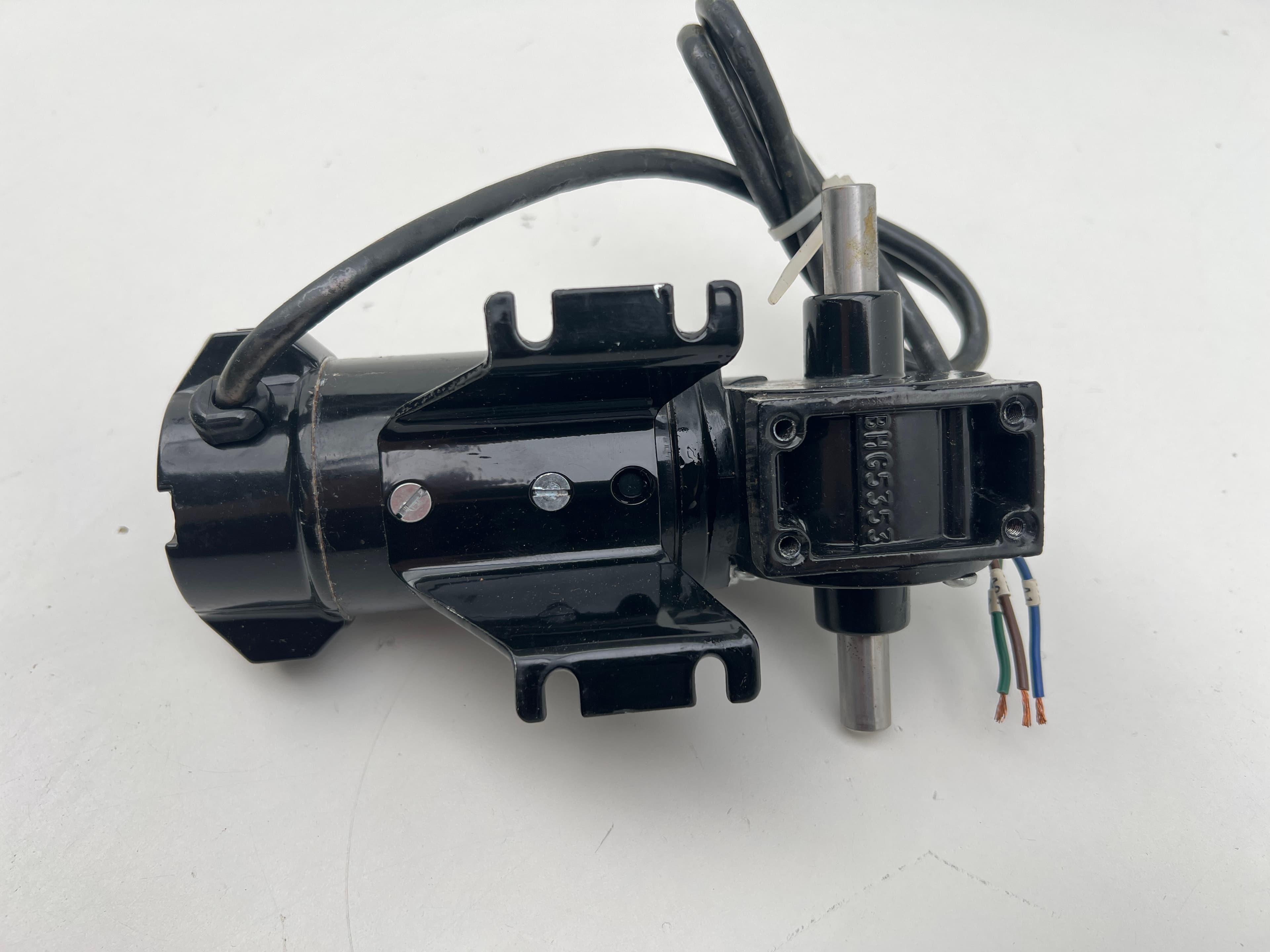 Baldor-Reliance-ABB GP233002 Right Angle DC Gearmotor, 90 degree