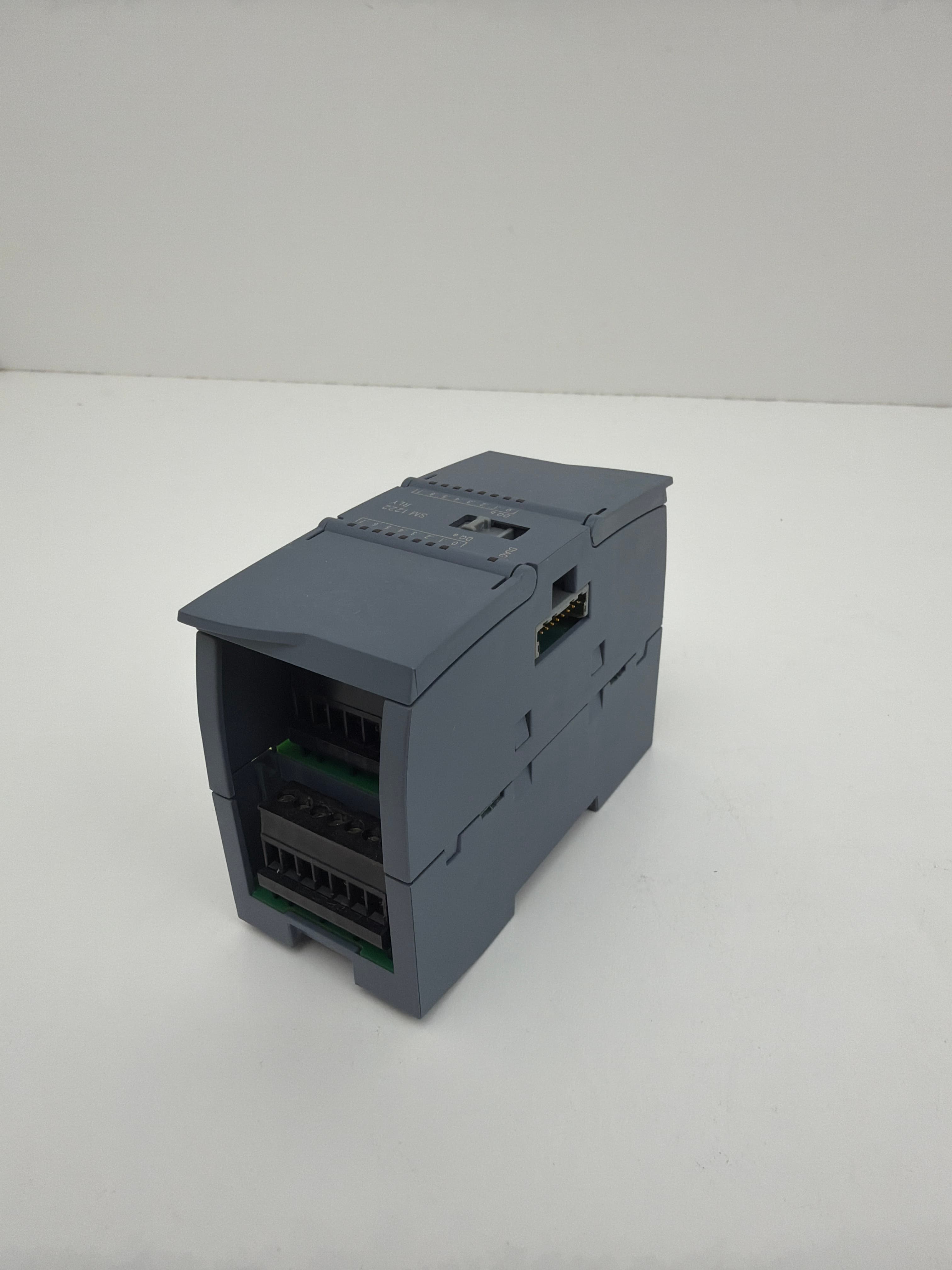 Siemens 6ES7222-1HH30-0XB0 SIMATIC S7-1200 SM1222 16DO Relay Output Module