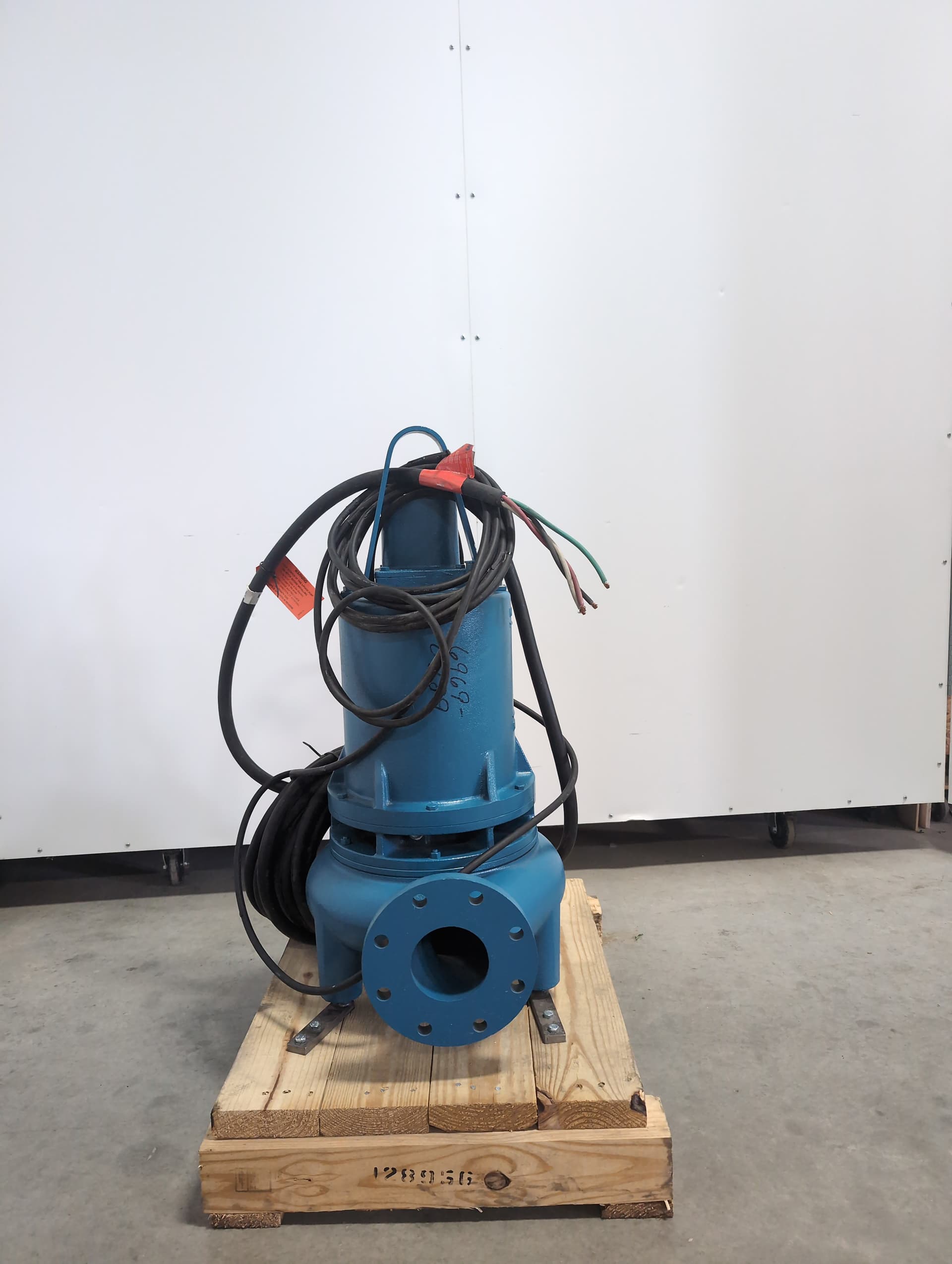 Barnes 4SE7544L Submersible Sewage Pump, 7.5HP, 1750 RPM, 7" Impeller, 460 Volt,