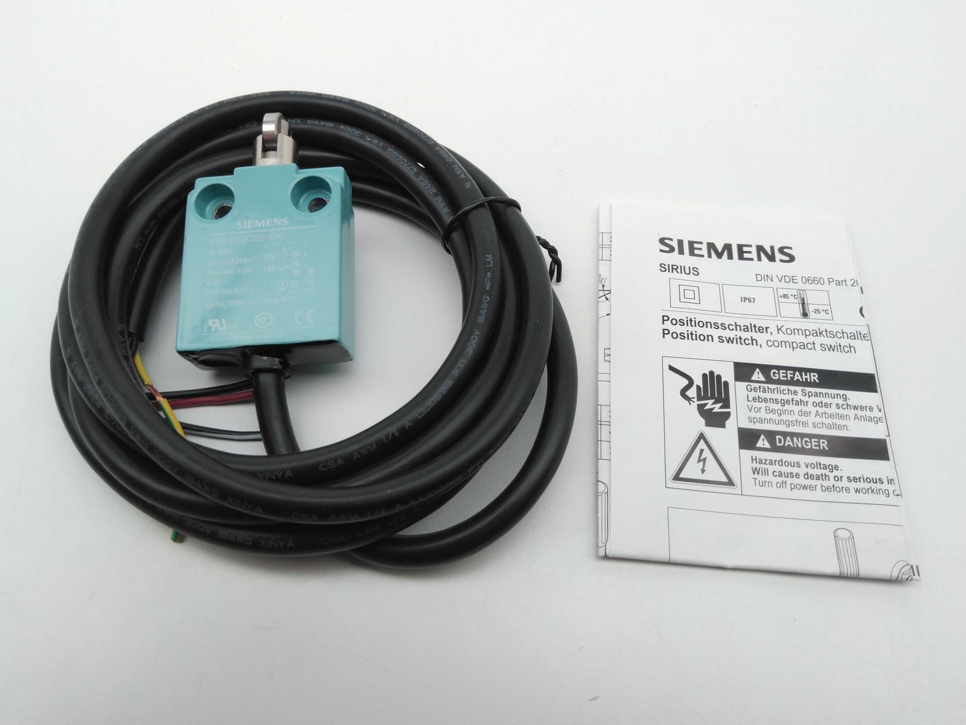 Siemens 3SE5 423-0CD20-1EA2 Roller Plunger Limit Switch