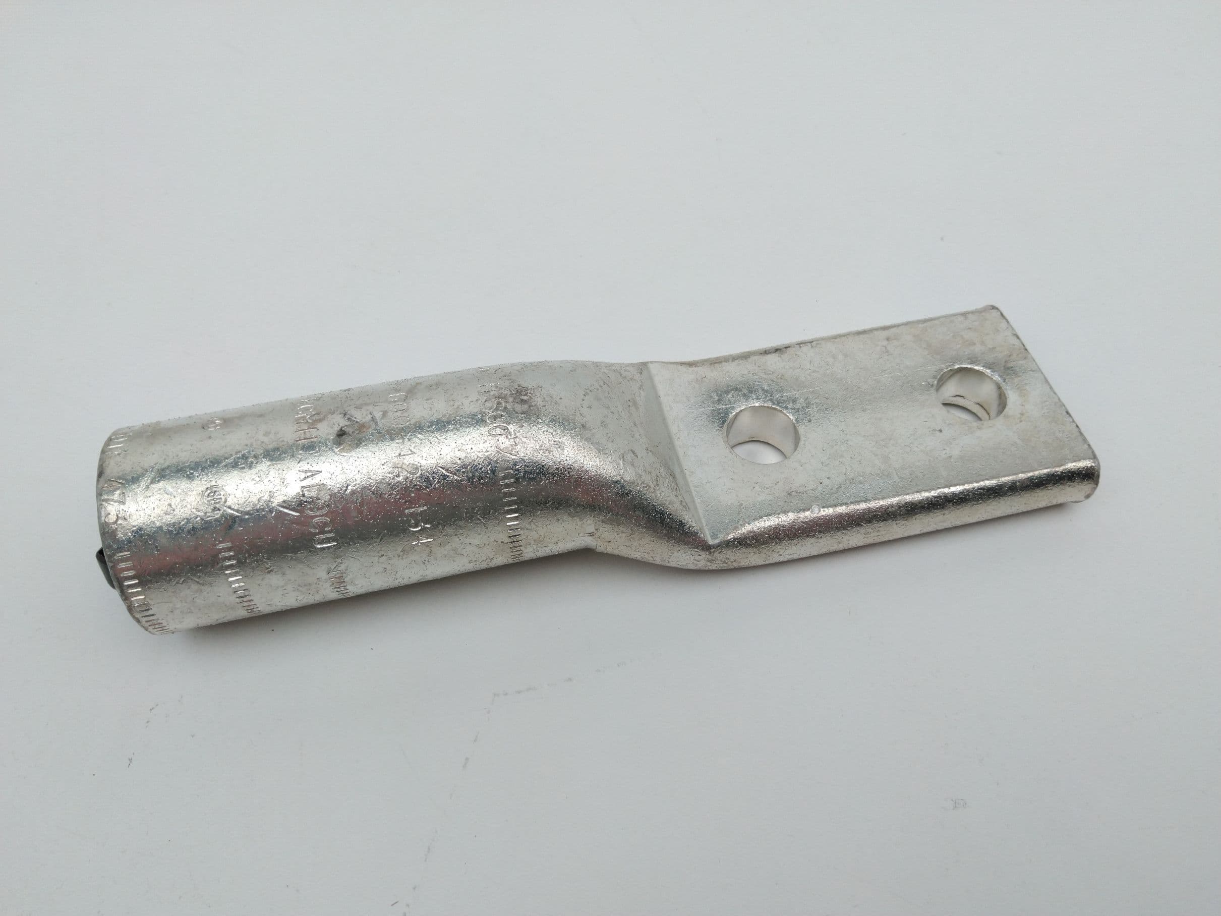 Ilsco ALND-600-12-134 Compression Lug, 600MCM, 2 1/2" Holes, 1 3/4"