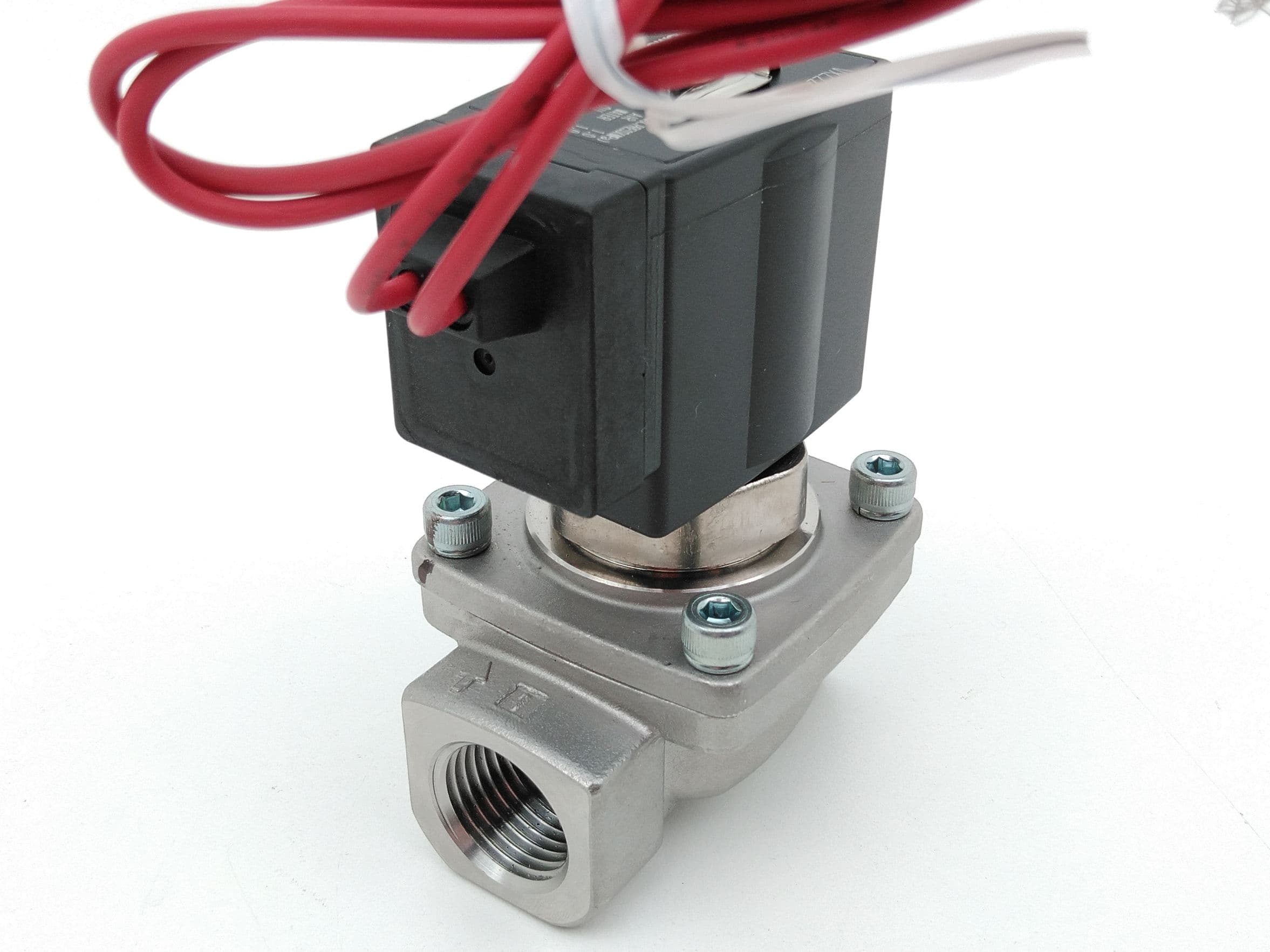 SMC VXZ2240L-04-2GR1 Solenoid Valve, 1/2"FNPT,SS, 220VAC Coil