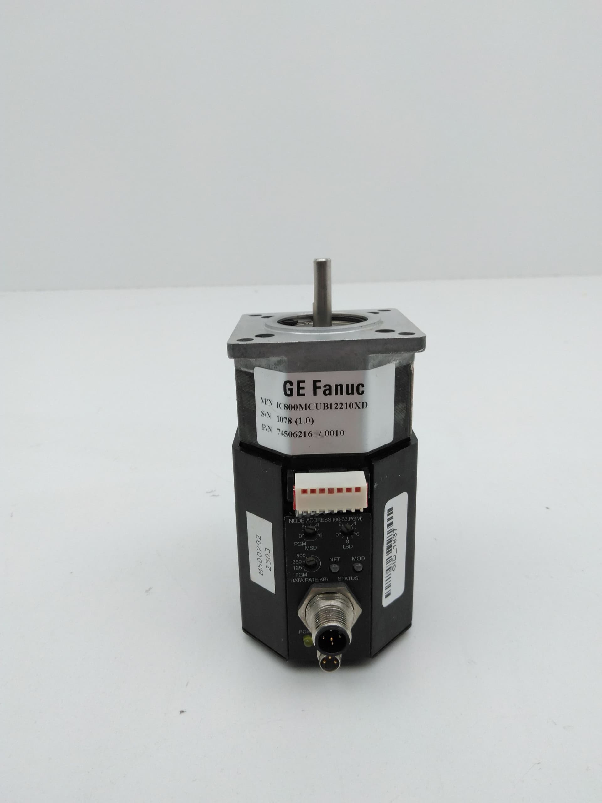 GE Fanuc 74506216/0010 / IC800MCUB12210XD Motor