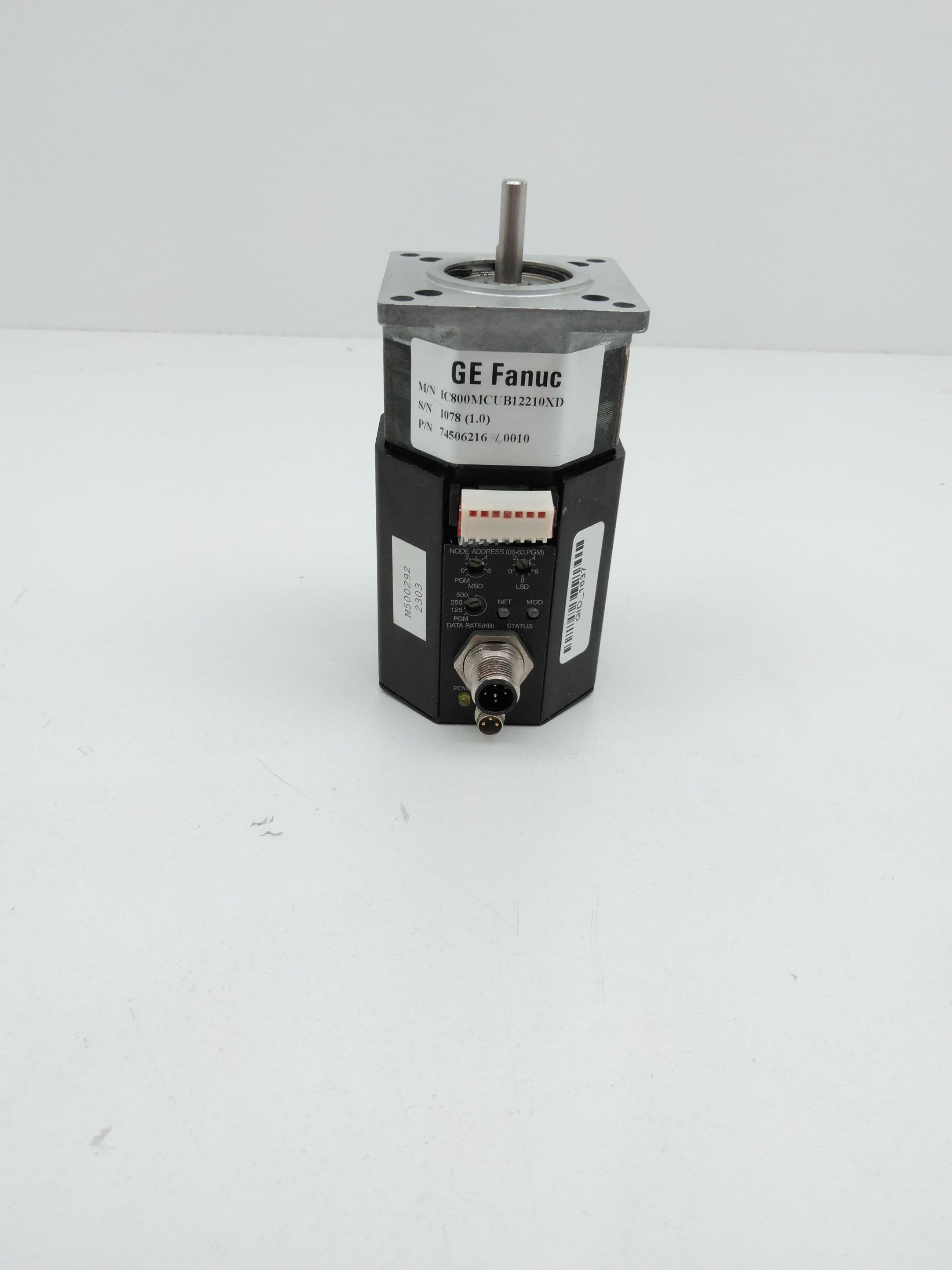 GE Fanuc 74506216/0010 / IC800MCUB12210XD Motor