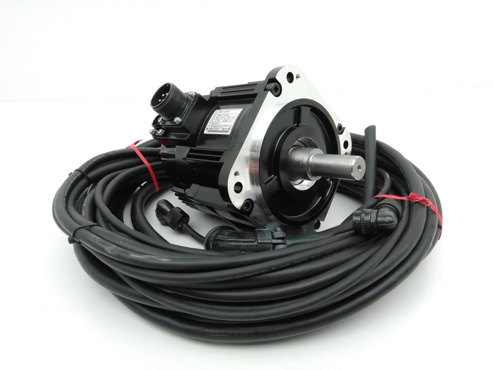 Yaskawa SGMGV-09A3A2C AC Servo Motor w/ Encoder and 12’ Cables
