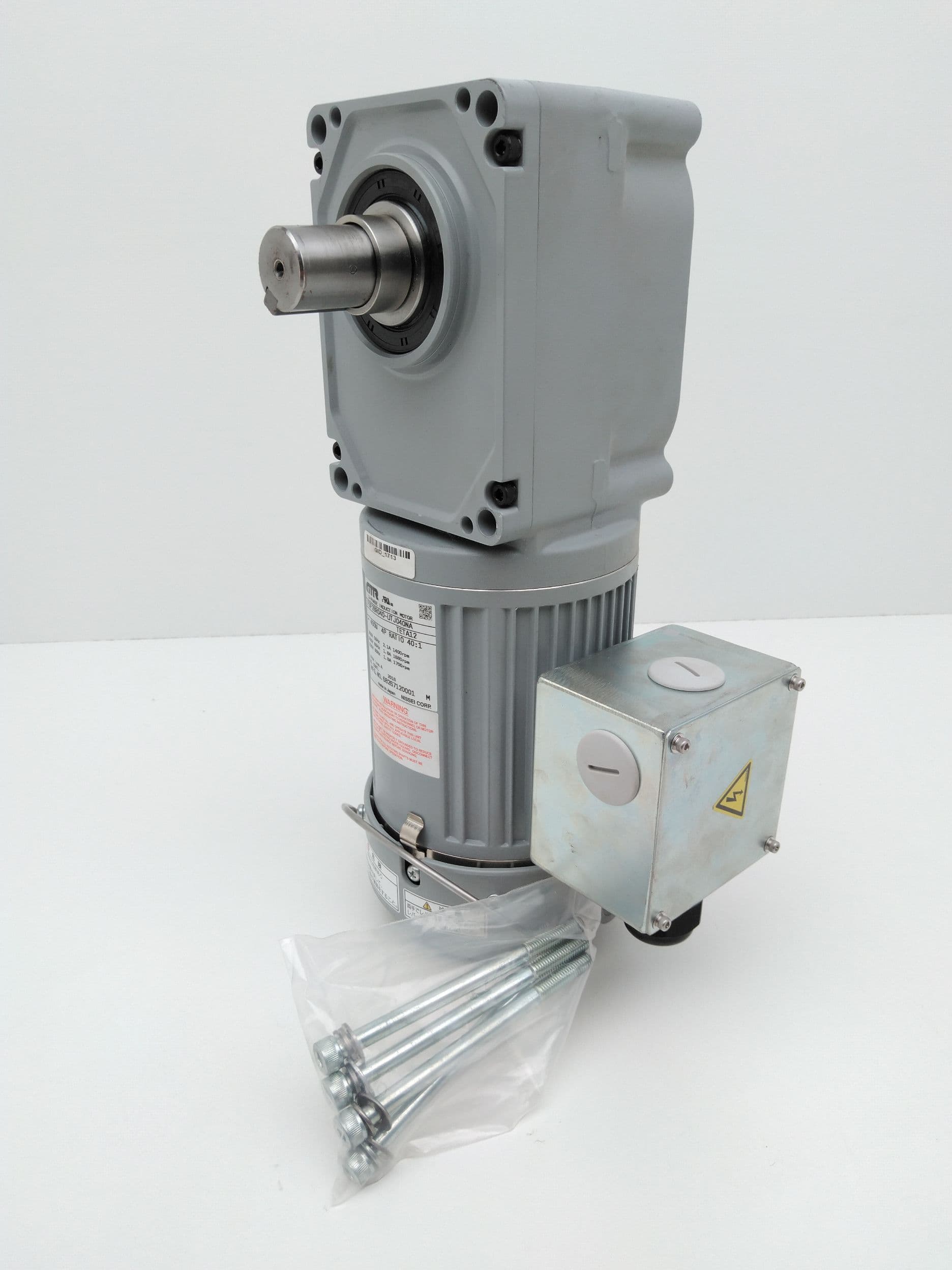 Nissei Corp F3F28R040-UTJ040NA GTR 3 Phase Induction Motor,400W,4P,40:1 Ratio