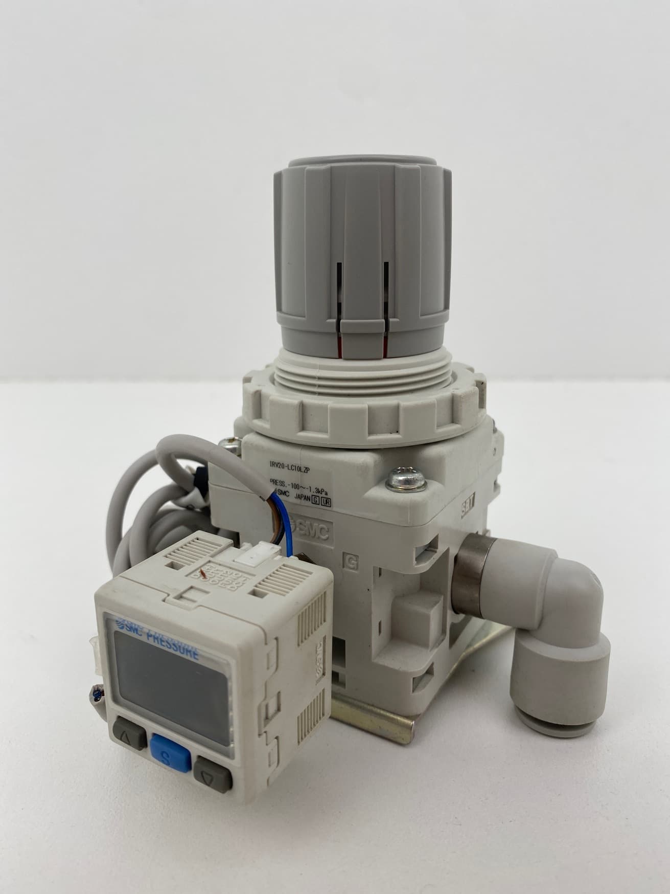 SMC IRV20-LC10LZP Vacuum Regulator w/ ZSE30A-01-P-M Digital Pressure Switch