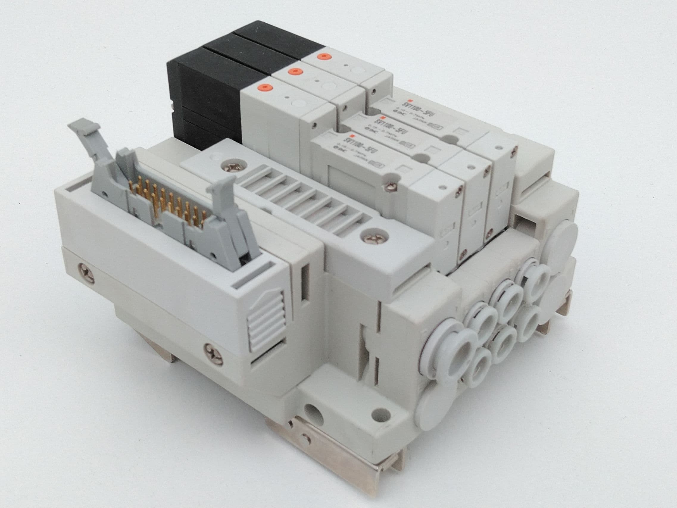 SMC SS5V1-10PGD1-03-U, SV1100-5FU Pneumatic Manifold/ Solenoid Assembly