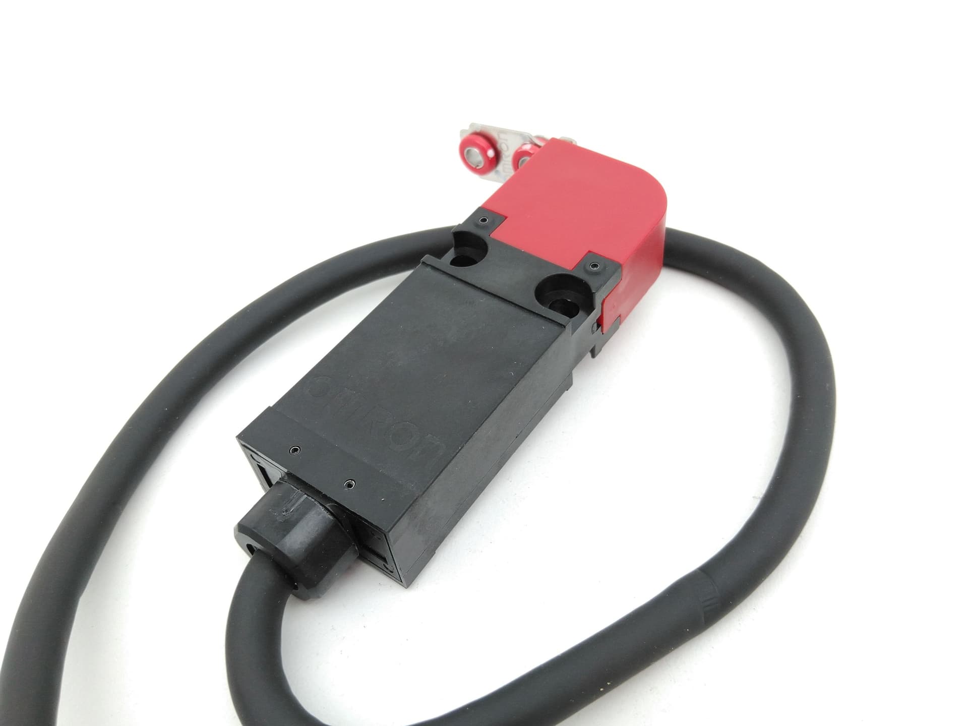 Omron D4GS-N4T Slim Safety Door Switch IP67 Rating w/ 16" Cable