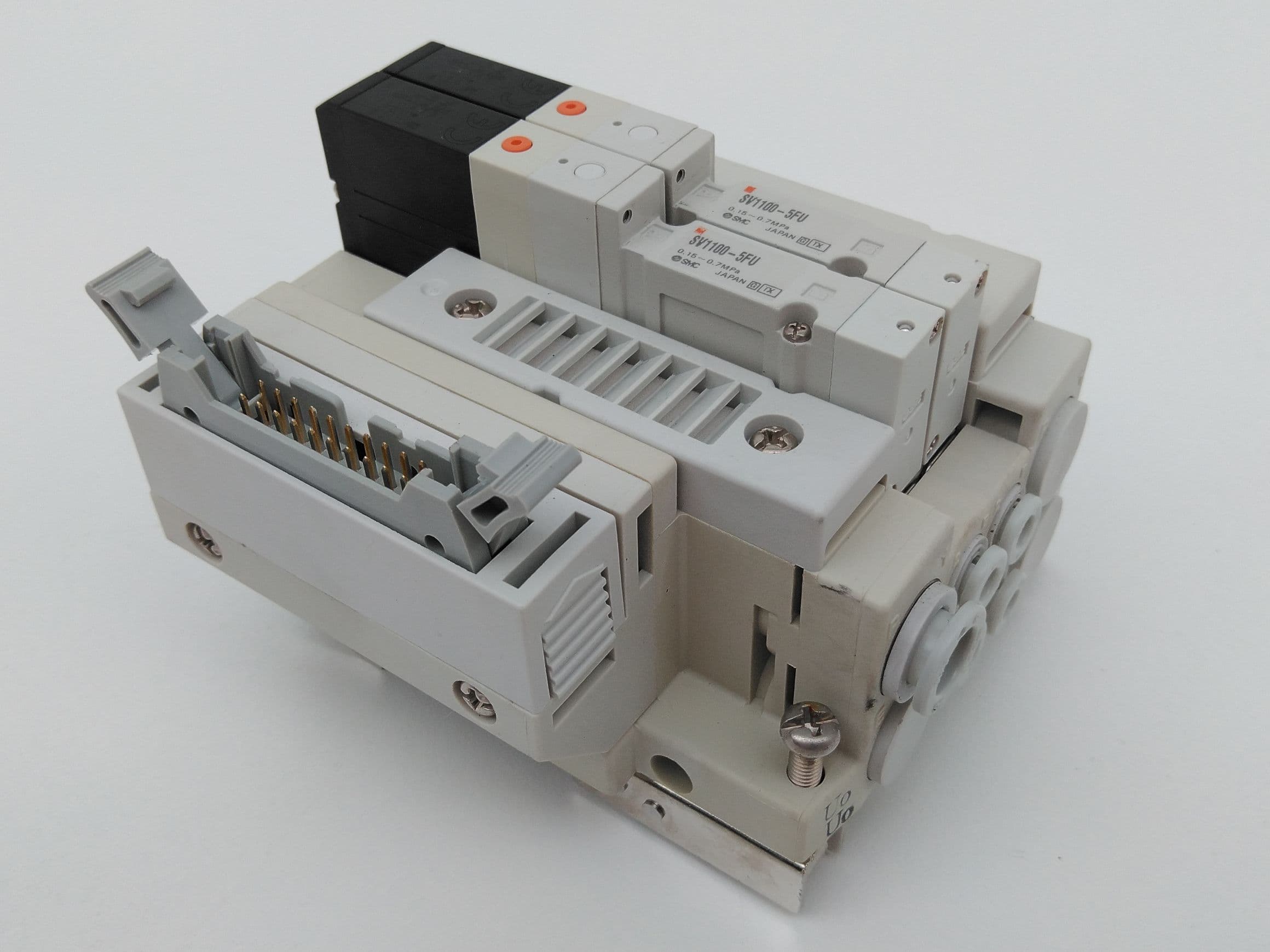 SMC SS5V1-10PGD1-02-U, SV1100-5FU Pneumatic Manifold/ Solenoid Assembly