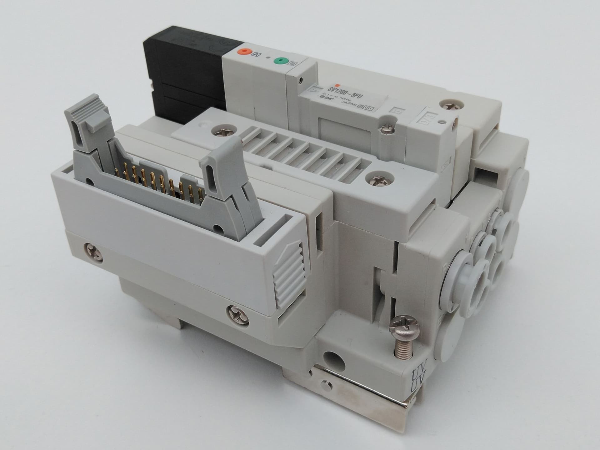 SMC SS5V1-10PGD1-02-U, SV1200-5FU Pneumatic Manifold/ Solenoid Assembly