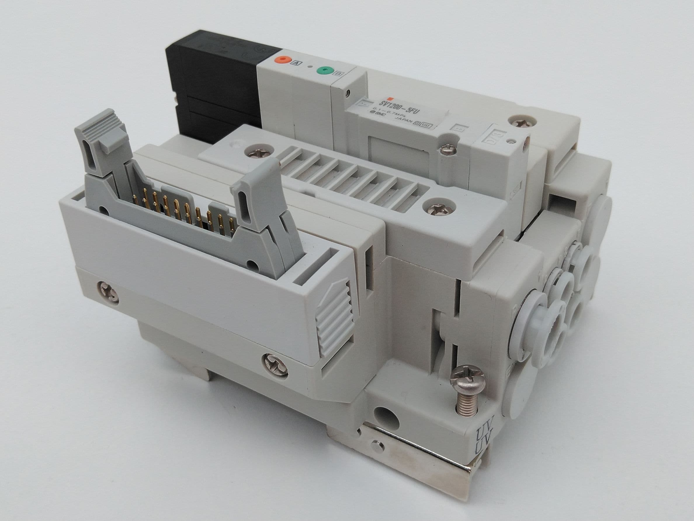 SMC SS5V1-10PGD1-02-U, SV1200-5FU Pneumatic Manifold/ Solenoid Assembly