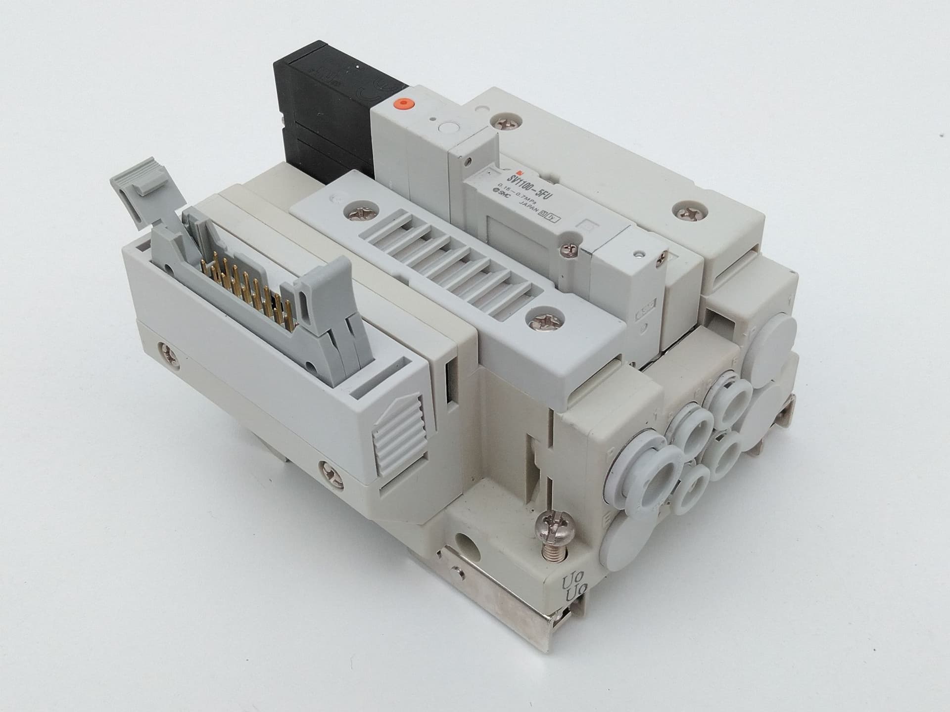 SMC SS5V1-10PGD1-02-U, SV1100-5FU Pneumatic Manifold/ Solenoid Assembly