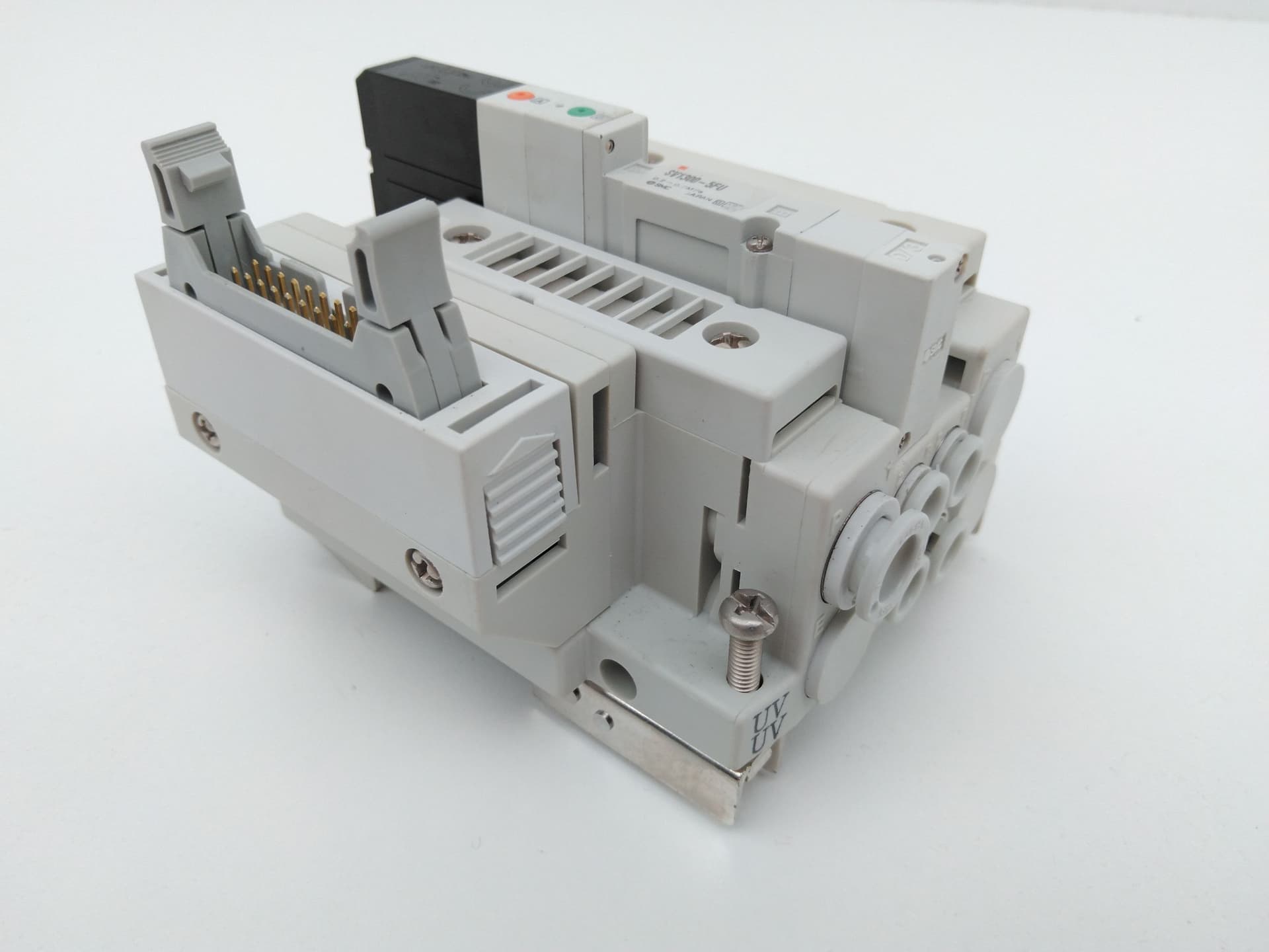 SMC SS5V1-10PGD1-02-U, SV1200-5FU Pneumatic Manifold/ Solenoid Assembly