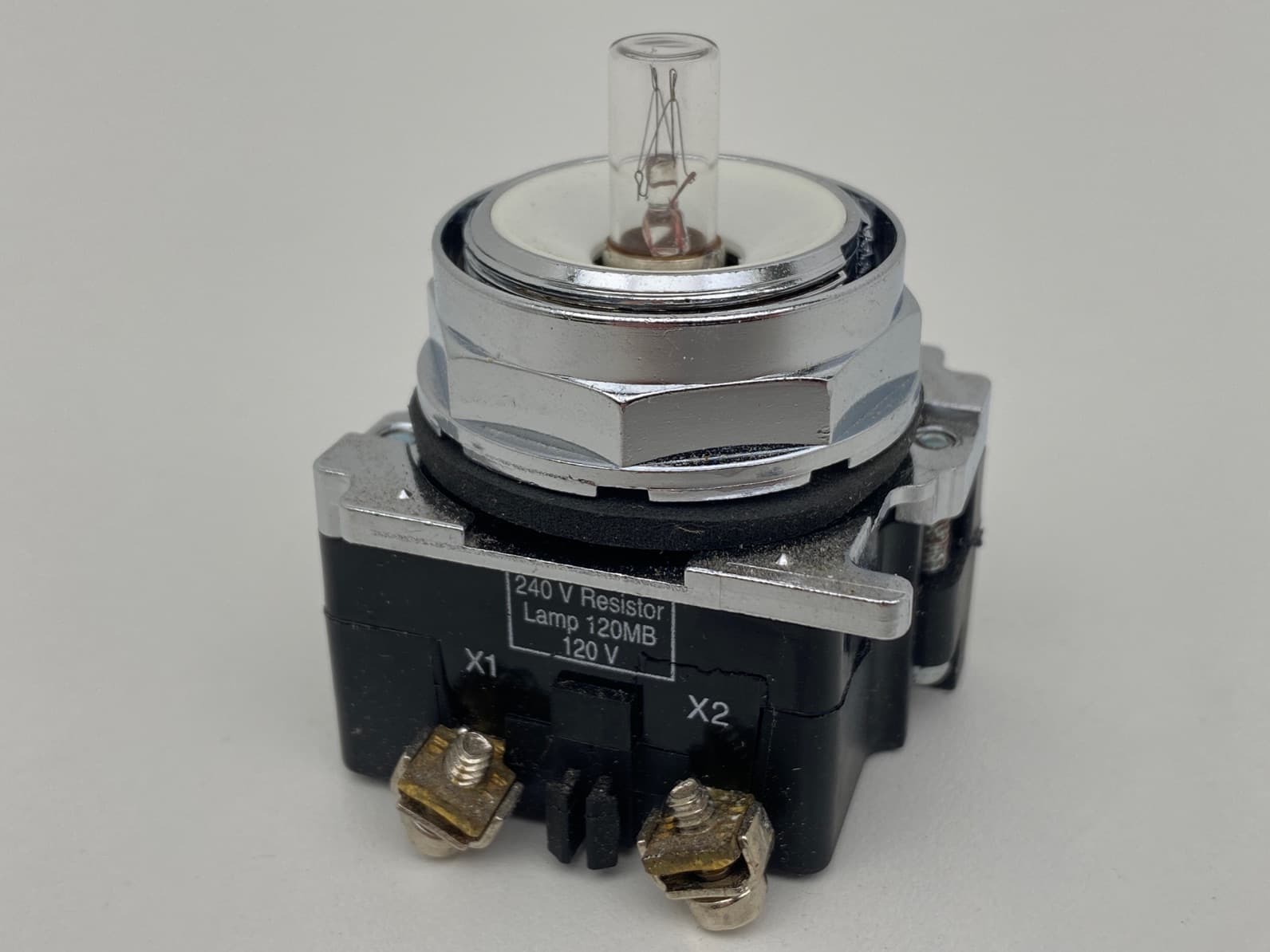 Cutler-Hammer 10250T202N Incandescent Indicating Light Water/Oil Tight, 240VAC