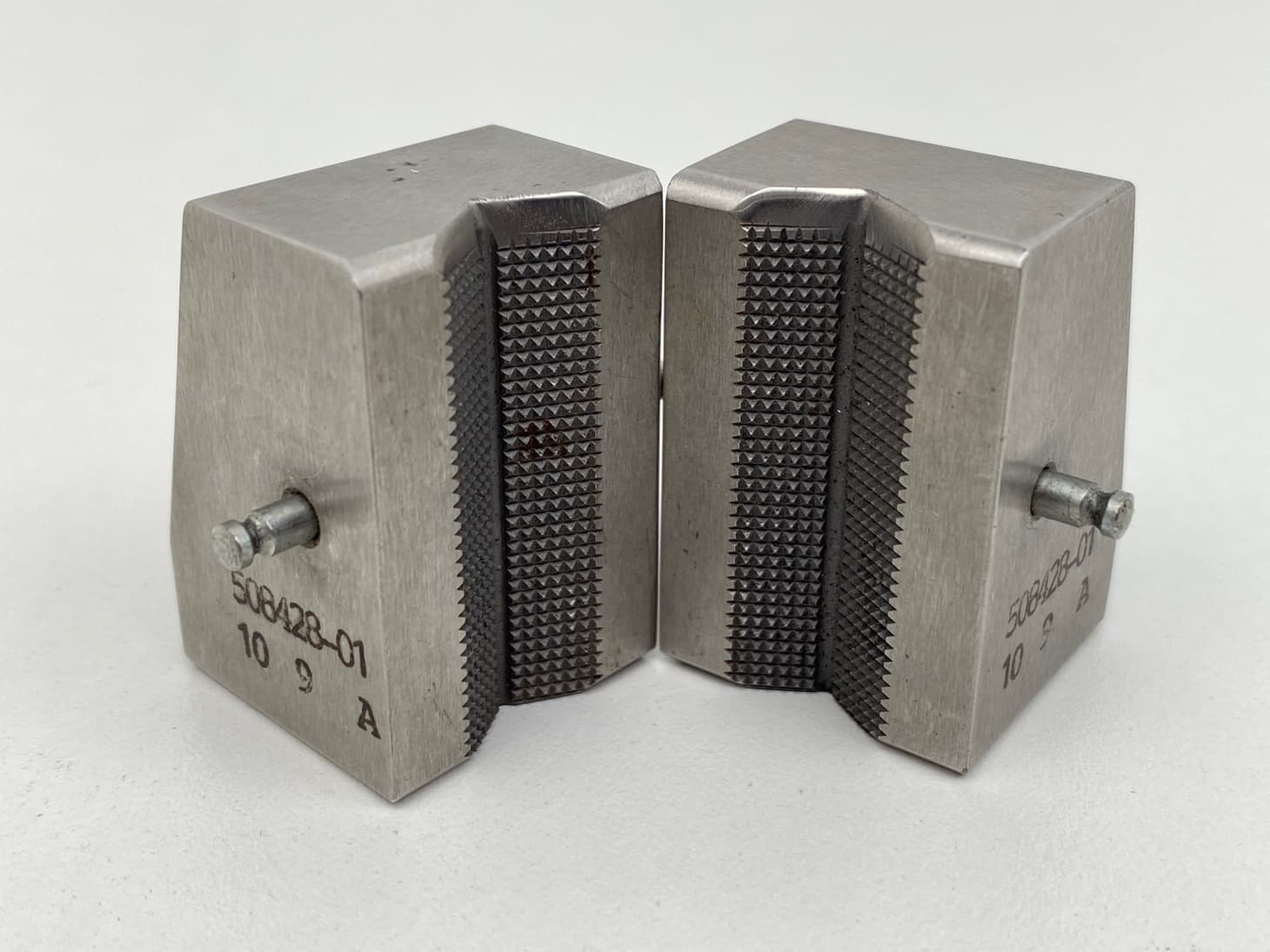 MTS Instron Unbranded 508428-01 Grip Face Pair