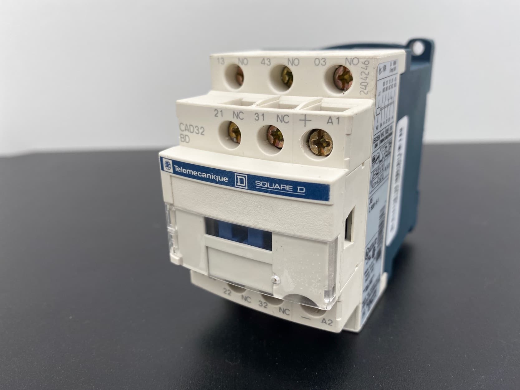 Telemecanique / Square D CAD32BD Control Relay 10A