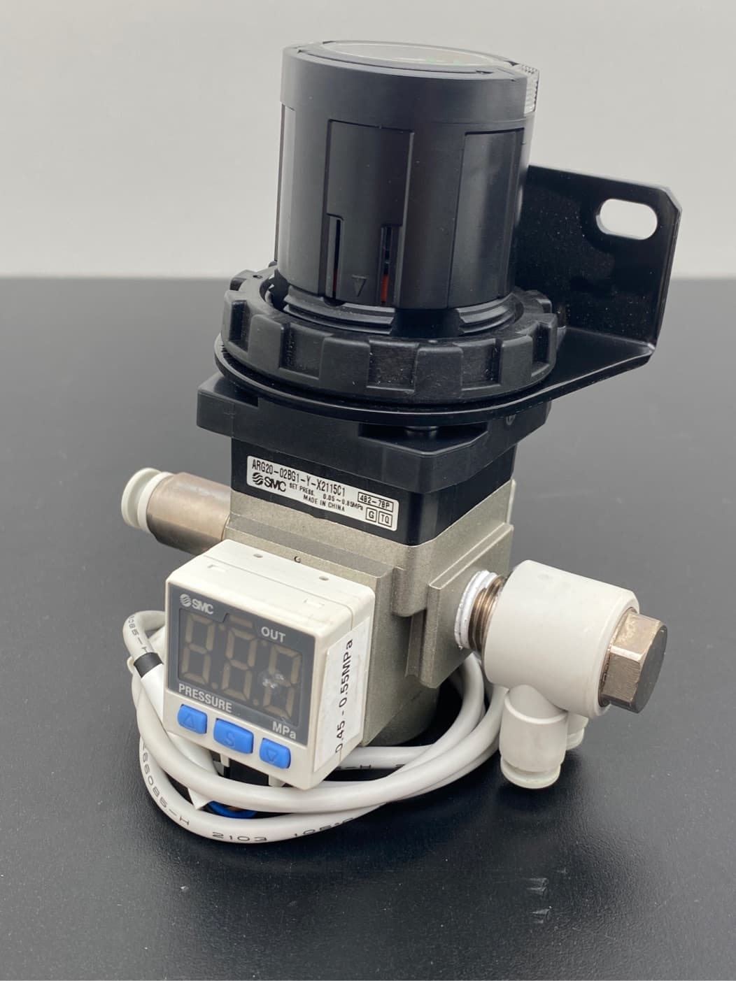 SMC ARG20-02BG1-Y-X2115C1 Pneumatic Regulator w/ ISE35-N-65-M Pressure Switch