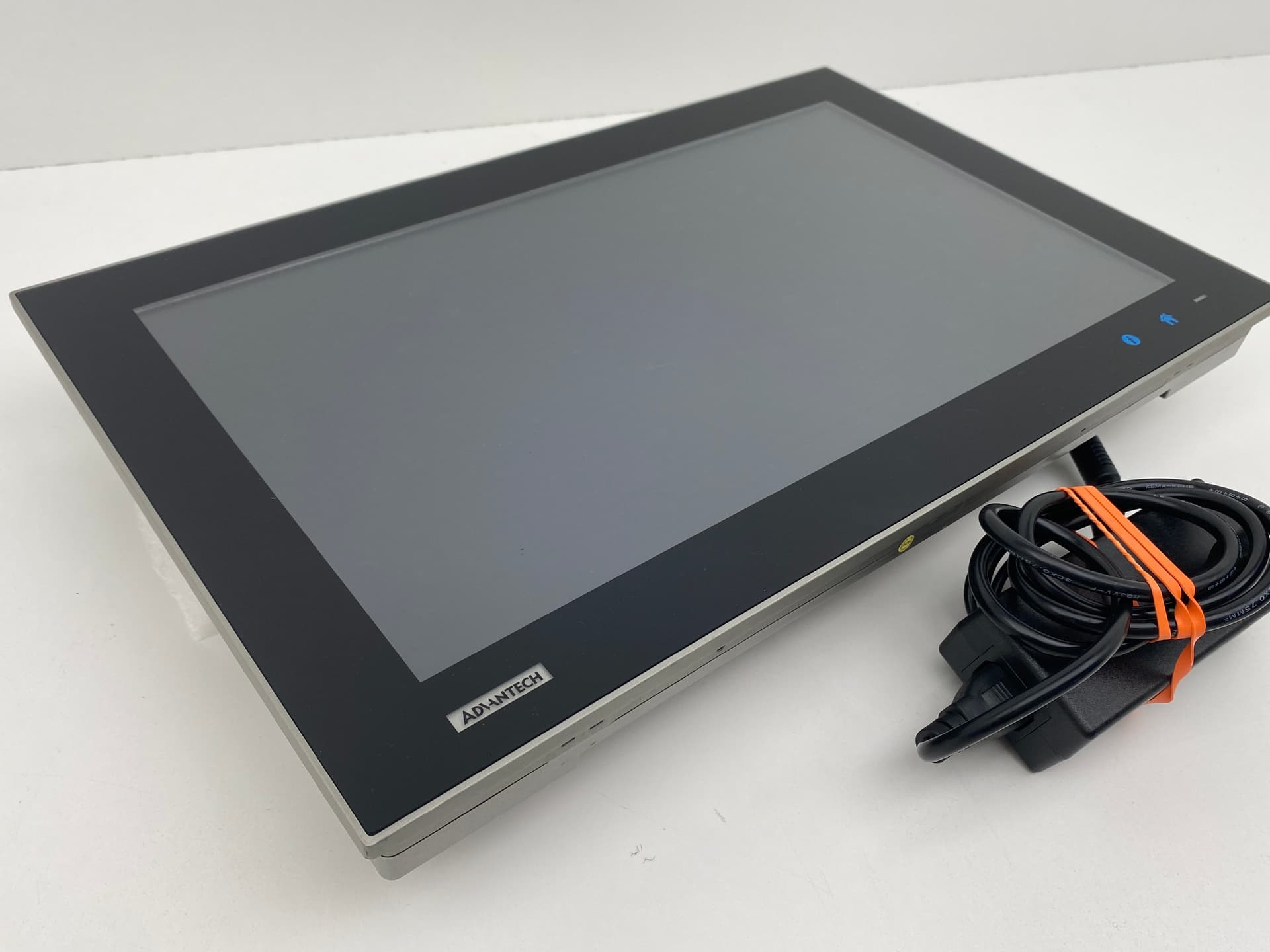 AdvanTech TPC-1881WPH-453AE 8GB Ram, Core i5 Multi-Touch Panel 18.5”