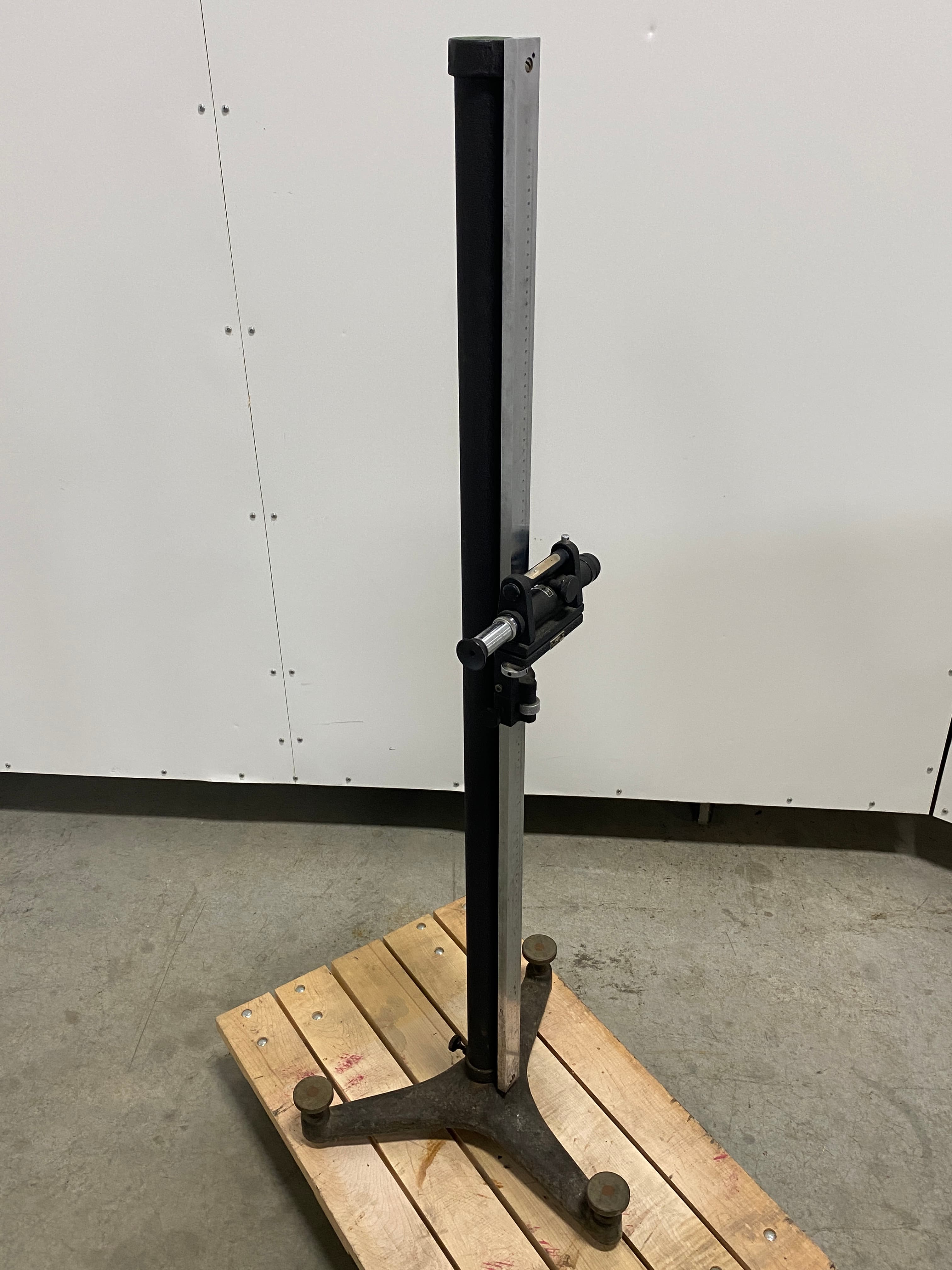 Gaertner Scientific Corp Antique Leveling Spectroscope 102MM Scale