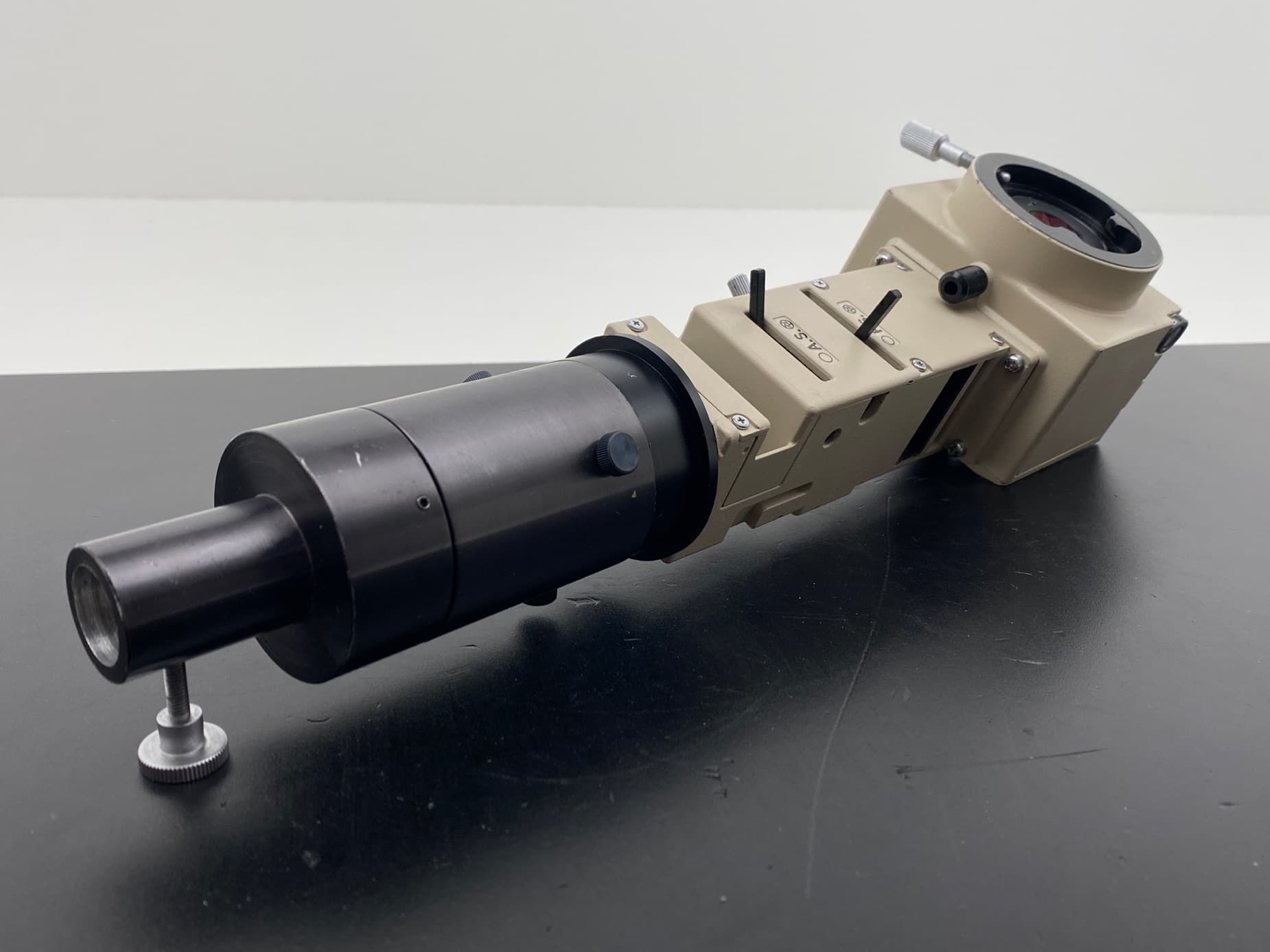 Olympus BH2-UMA Vertical Illuminator Assembly w/ 11/16" Fiberoptic Port & Cubes