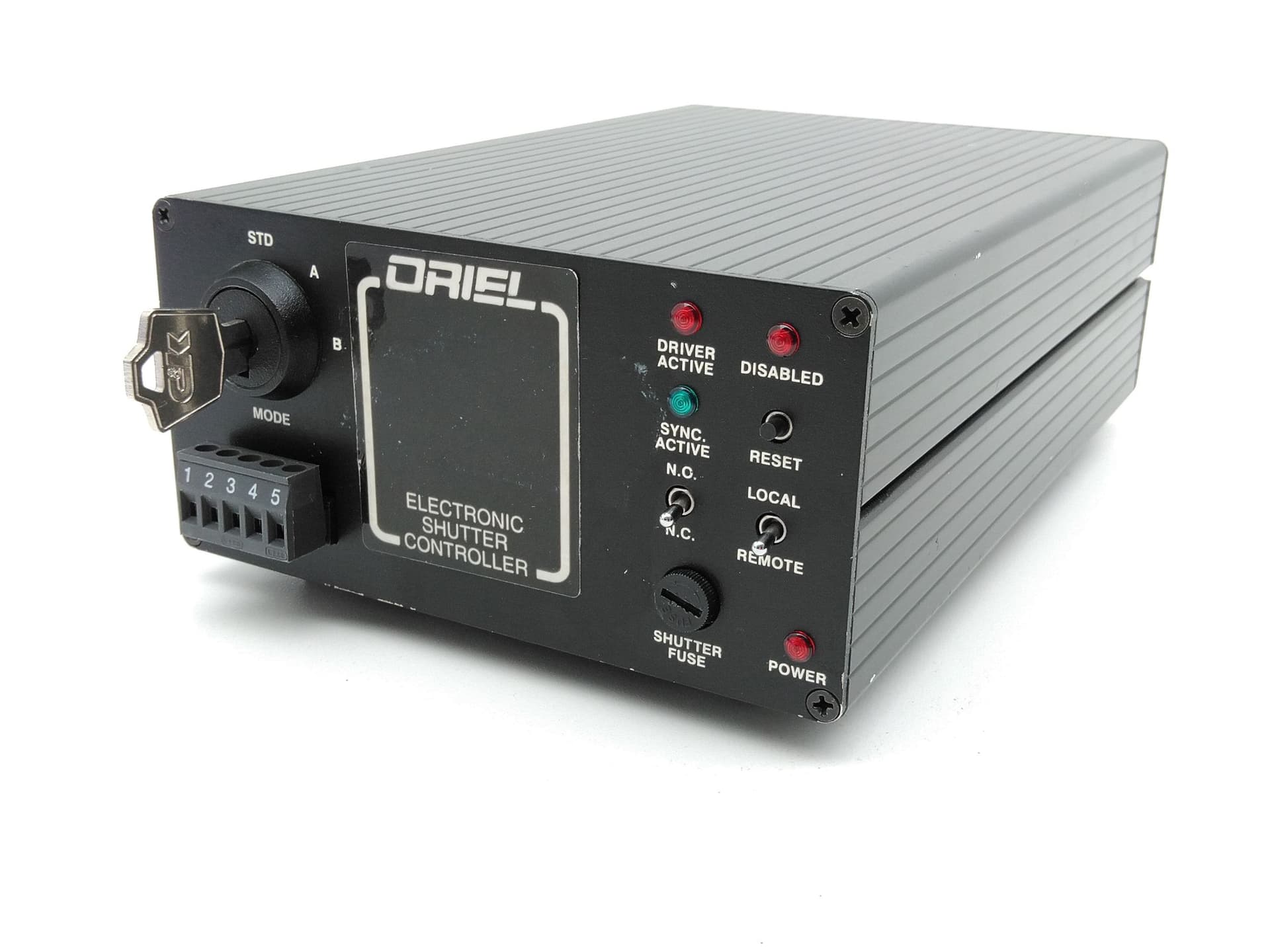 Oriel 76995 Electronic Shutter Driver, RS232, Requires External TTL Pulse