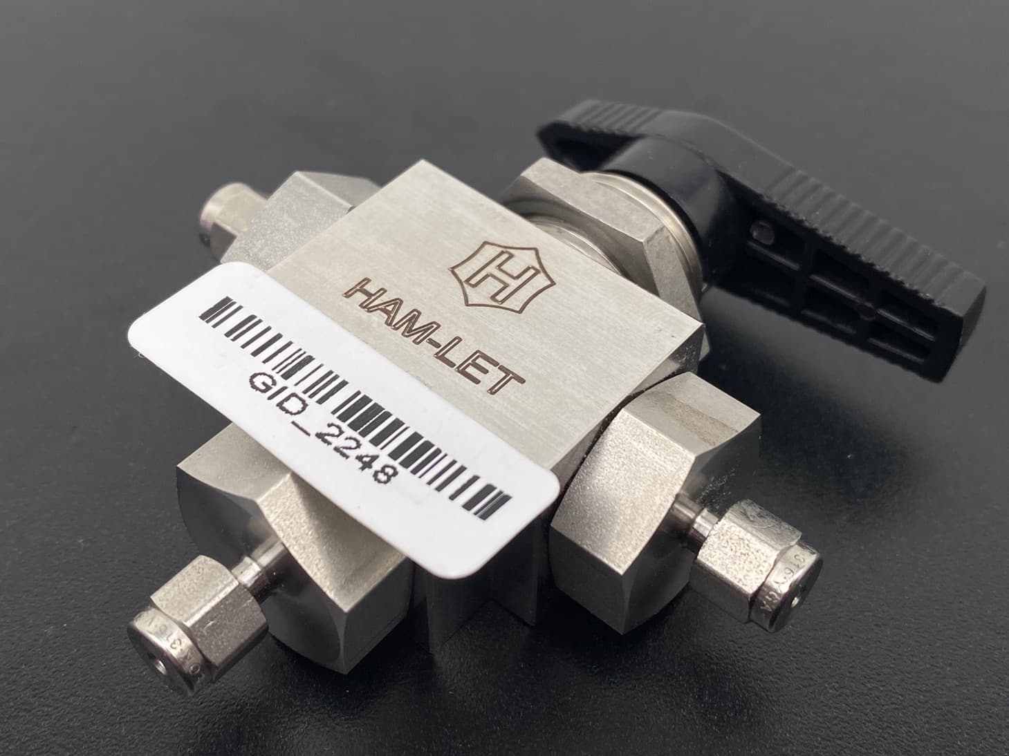 Ham-let H6800SSL1/16RCST Ball Valve 6000PSIG., 414BAR, Stainless Steel, PCTFE