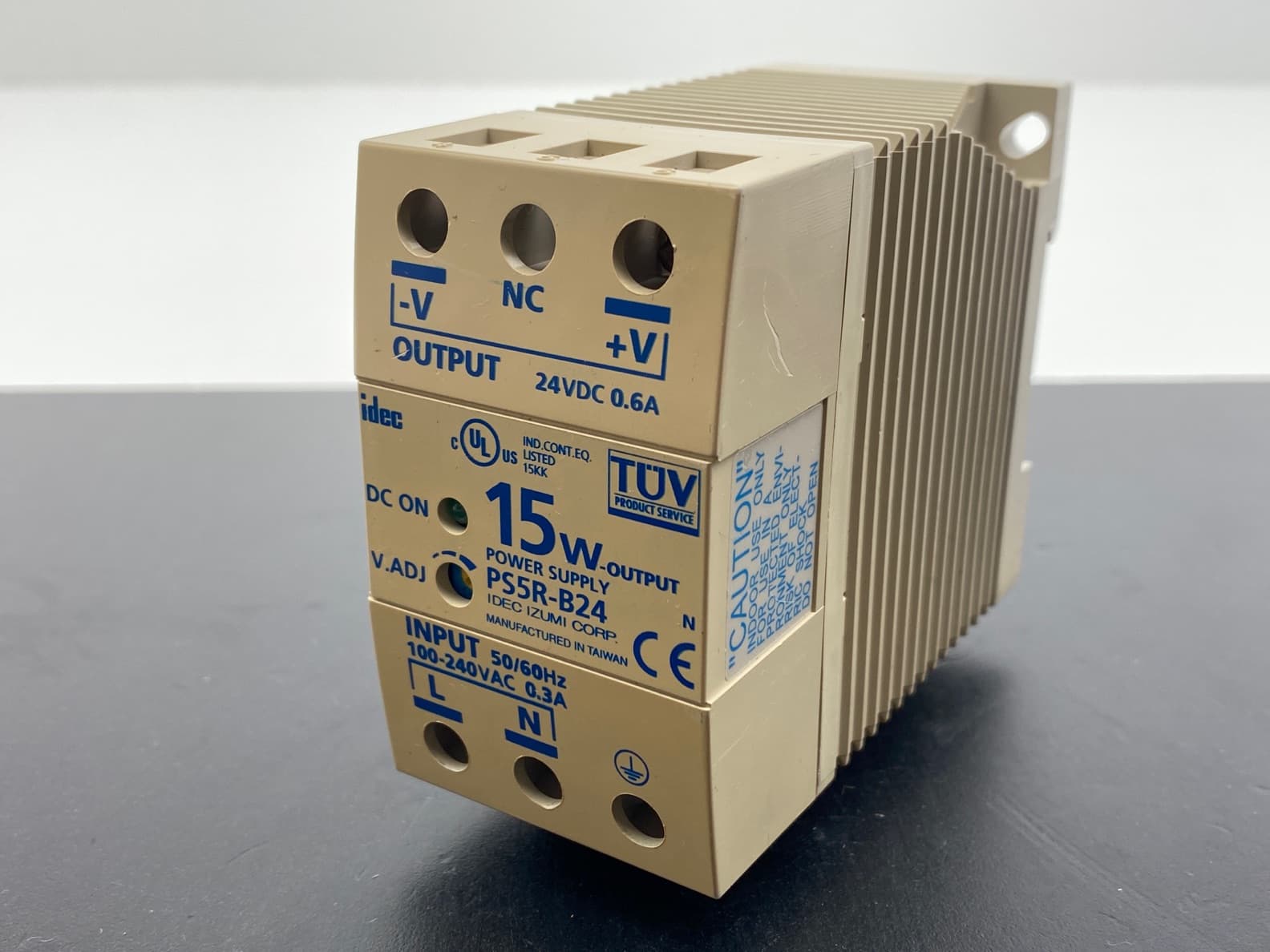 IDEC PS5R-B24 Power Supply Input 100-240VAC, 0.3A / Output 24VDC, 0.6A, 15W