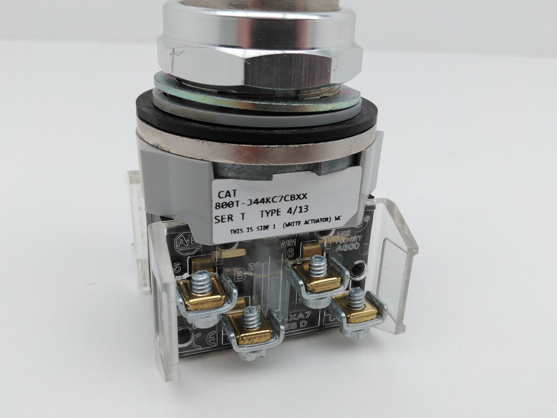Allen-Bradley 800T-J44KC7CBXX 3 Position Key Selector Switch Type 4/13, Ser T