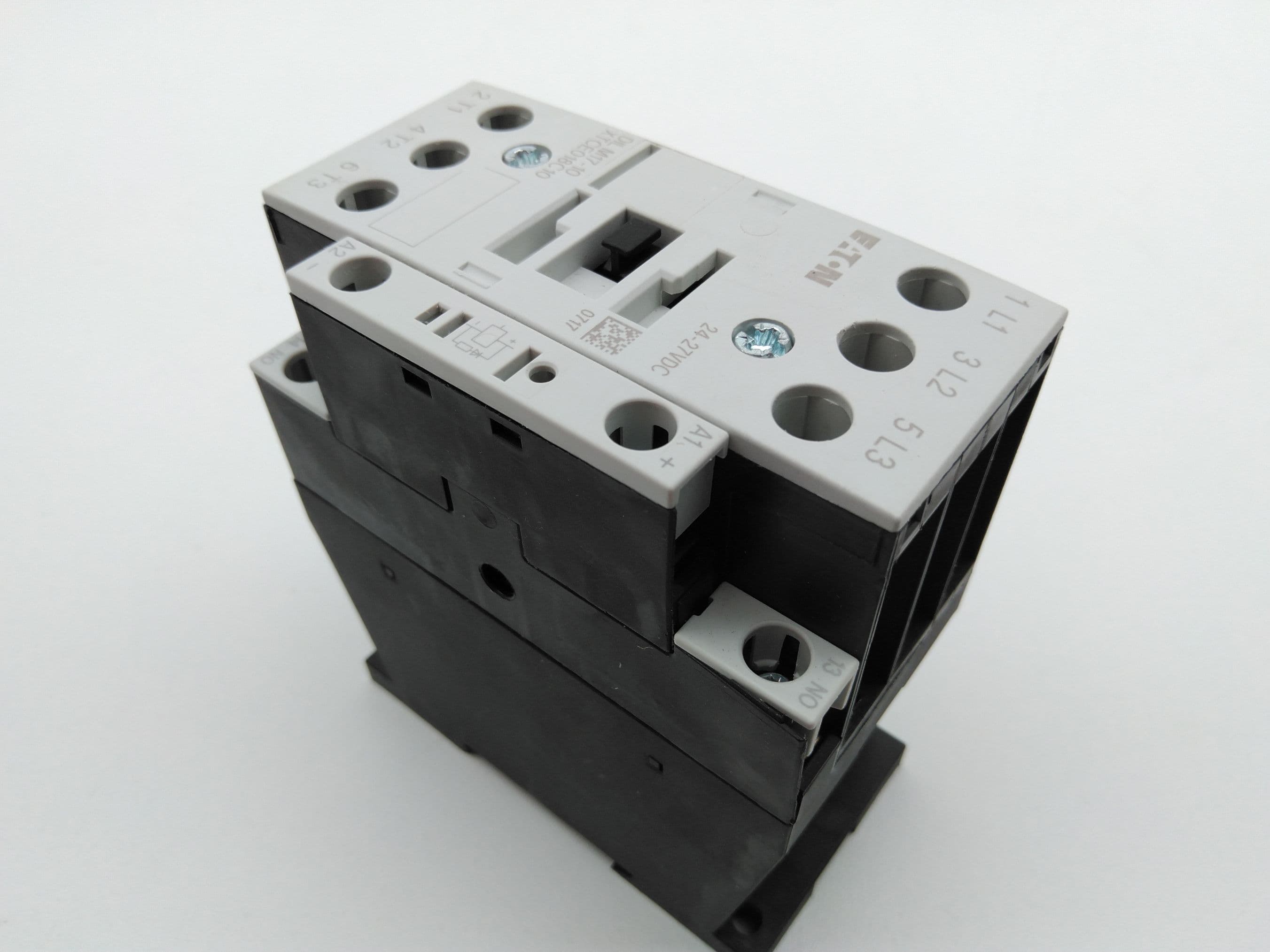 Eaton DIL M17-10, XTCE018C10 IEC Contactor