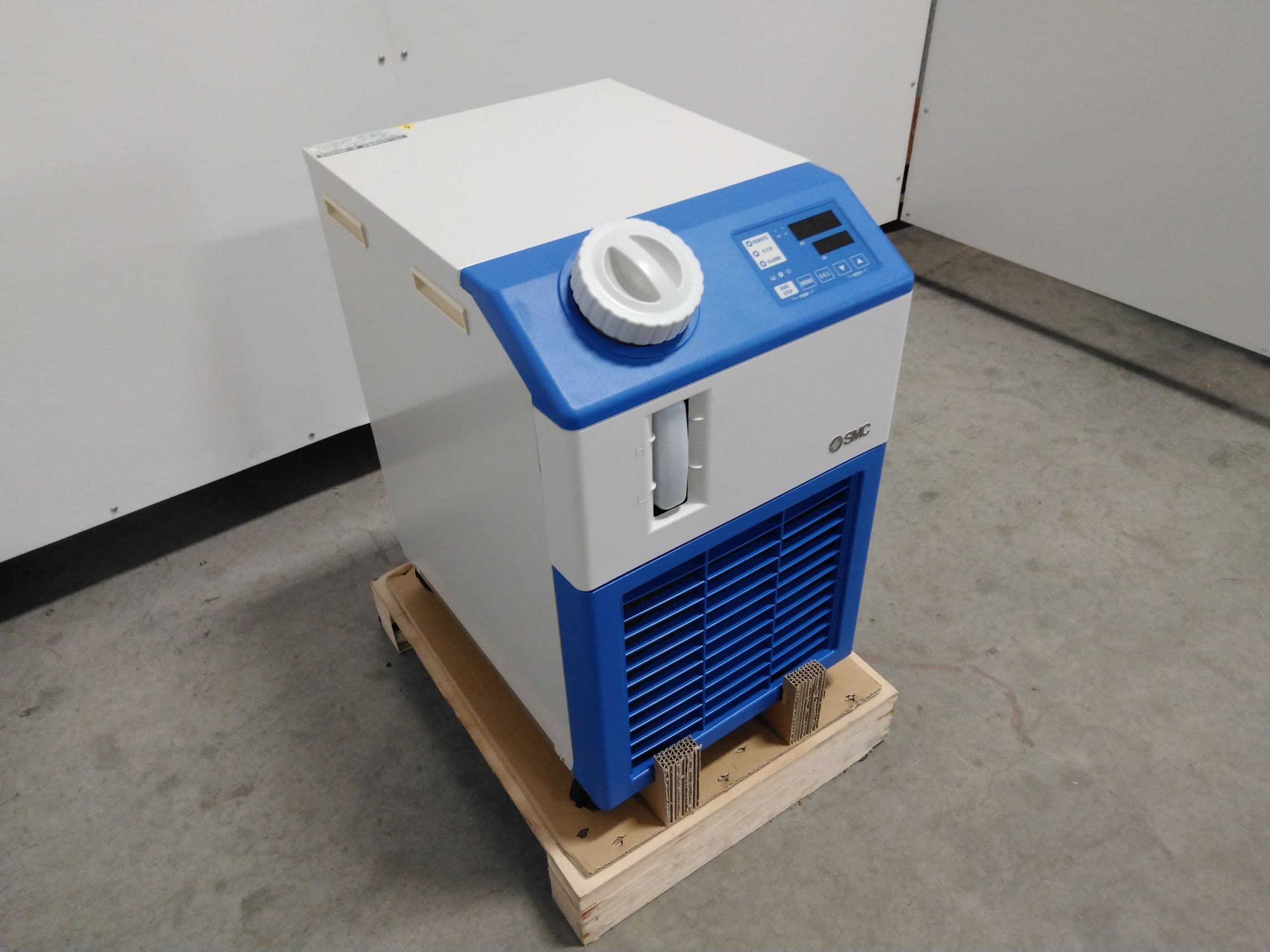 SMC Corporation HRS024-WN-20-T Chiller, 2400Watt, Water Cooled