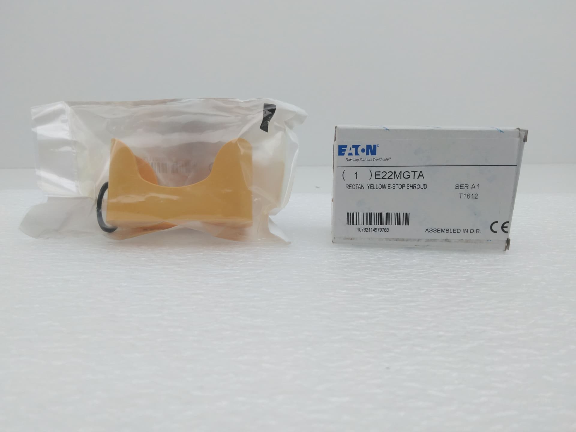 Eaton E22MGTA Heavy-Duty Yellow E-Stop Shroud, 22.5 mm