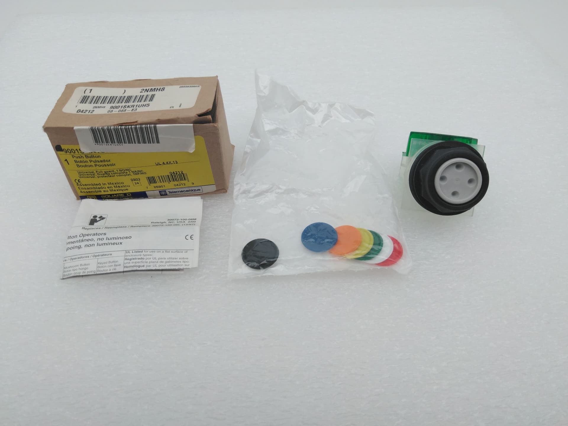 Schneider Electric 9001SKR1UH5 Non-Illuminated Pushbutton 7 Colors, 30mm