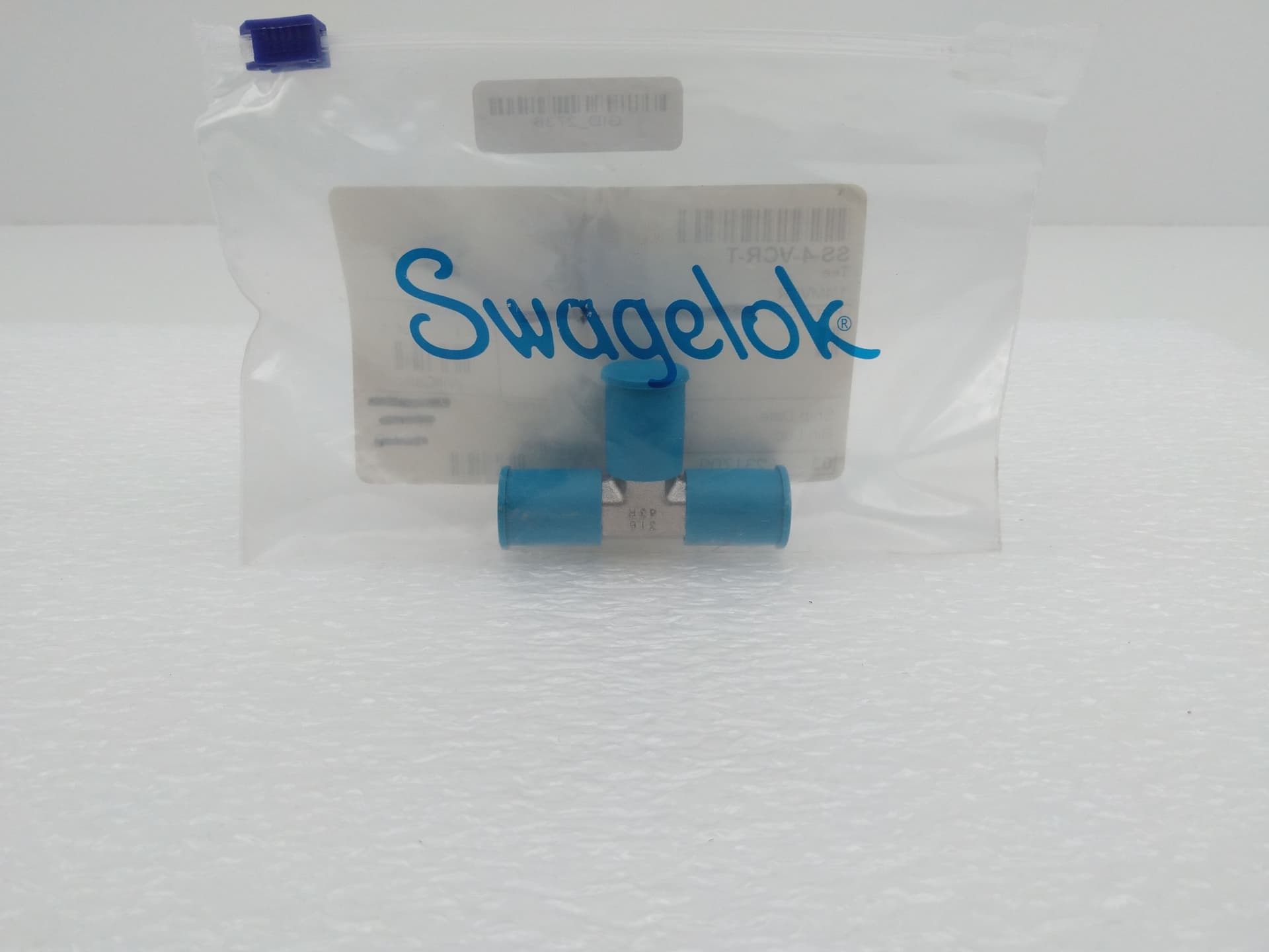 Swagelok SS-4-VCR-T 316 Stainless Steel VCR Face Seal Fitting, 1/4” Union Tee
