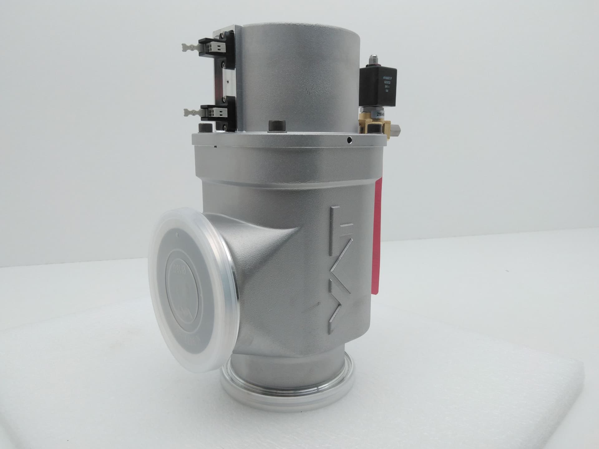 VAT 26340-QA41-0002 SS Right Angle Pneumatic Vacuum Valve, ISO -K 100