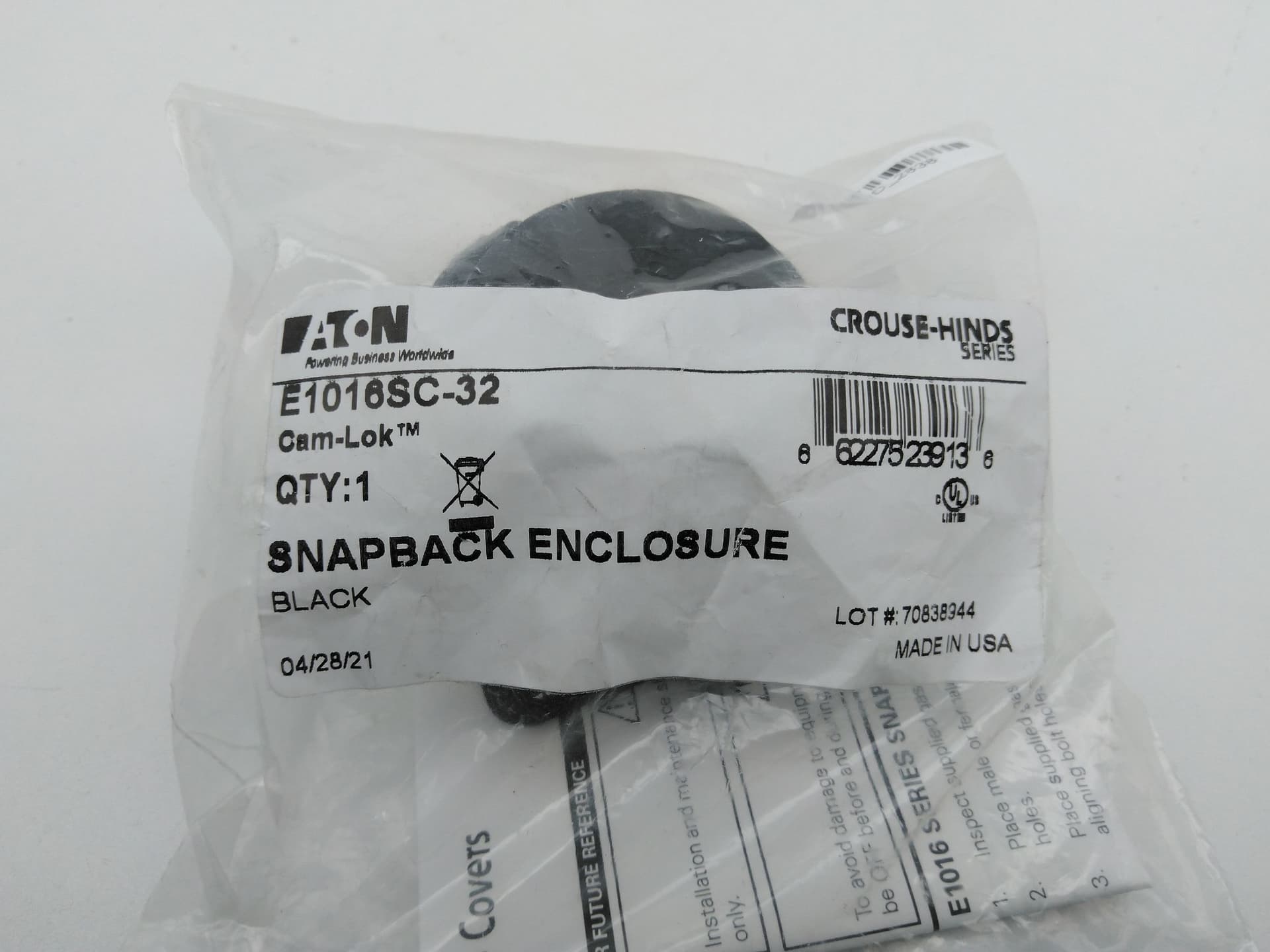 Eaton E1016SC-32 Cam-Lok Crouse-Hinds SnapBack Receptacle Enclosure, Black