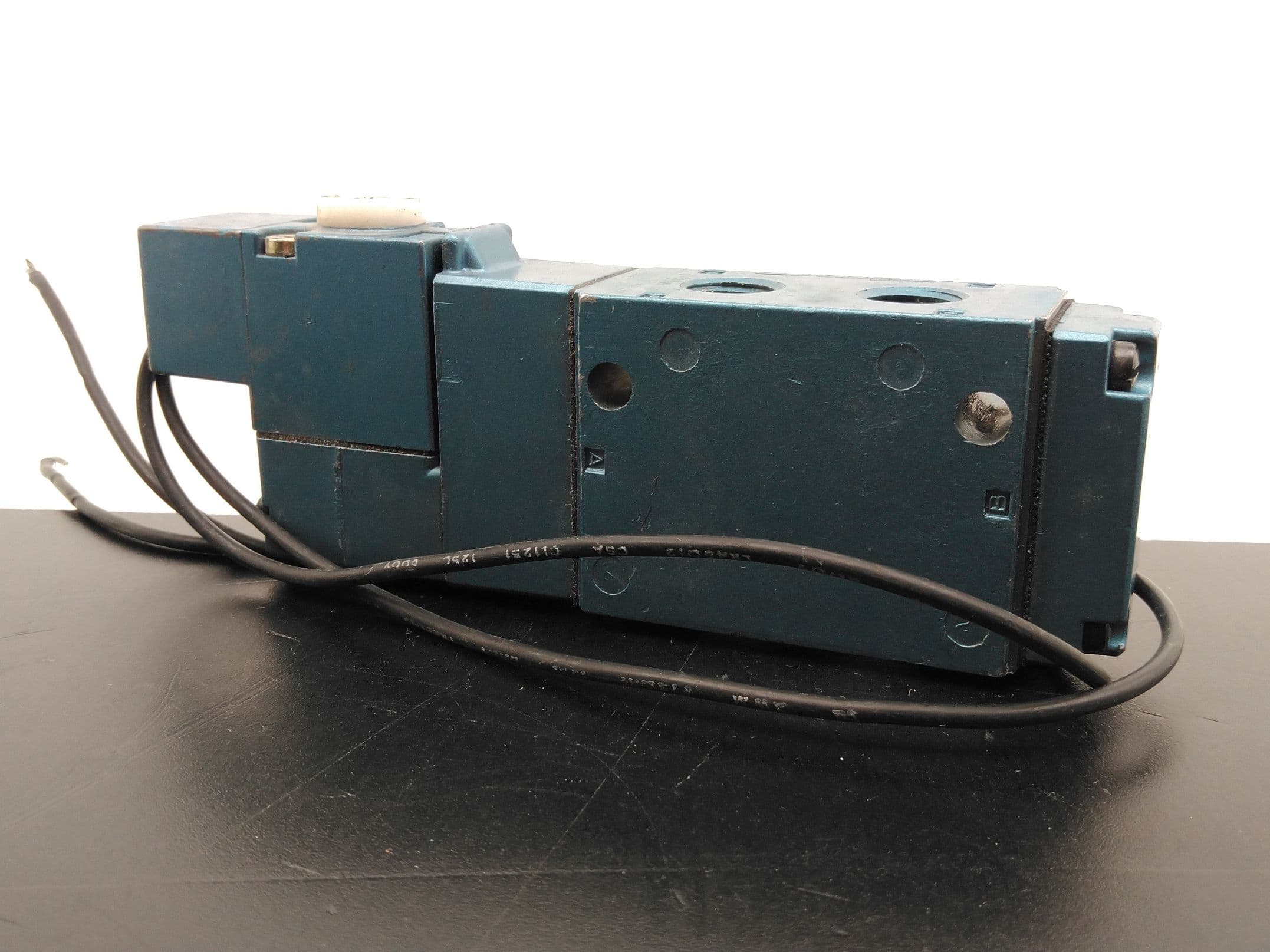 MAC 811C-PM-221CA-152 / PMC-111CA-AA Solenoid Valve, 20-150PSI, 4-Way, 120VAC