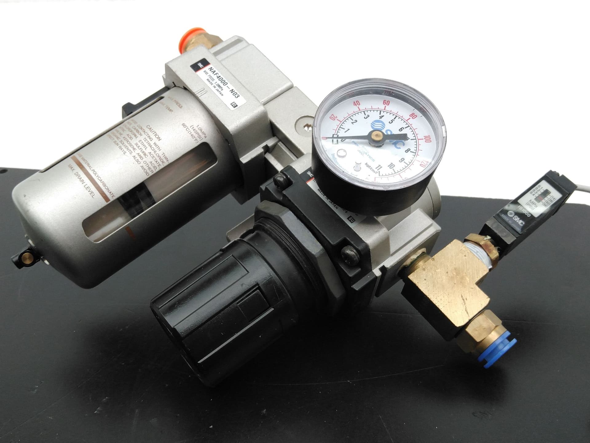 SMC NAF4000-N03 / NAF4000-N03 Pressure Regulator / Filter with Gauge Assembly
