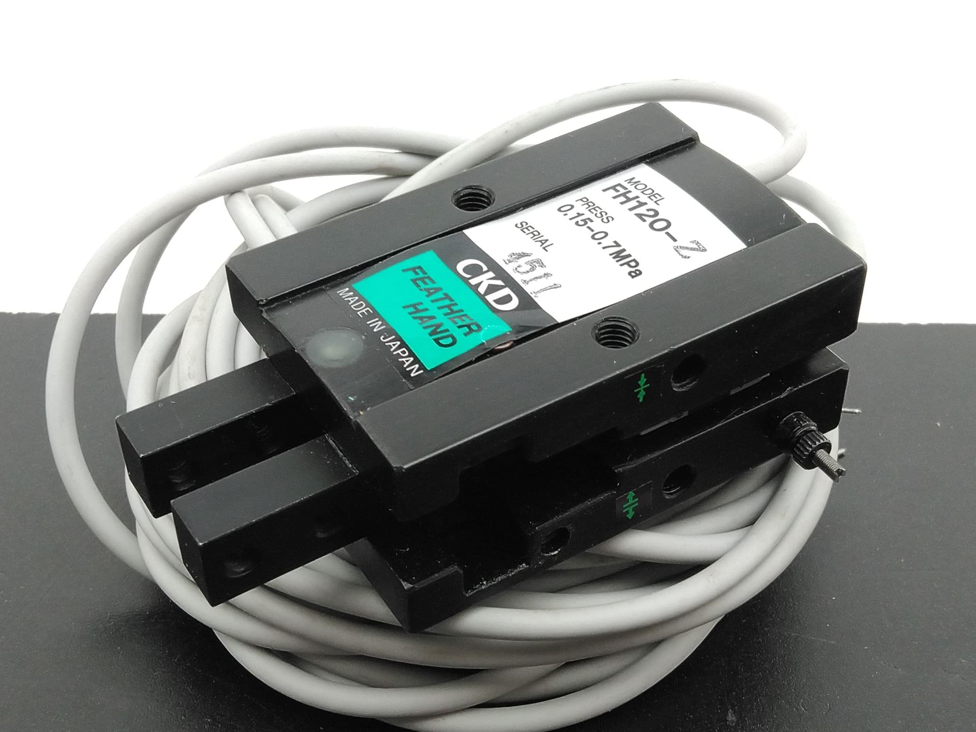 CKD FH120-Z Feather Hand Double Acting Integrated Speed Controller, 20mm Bore